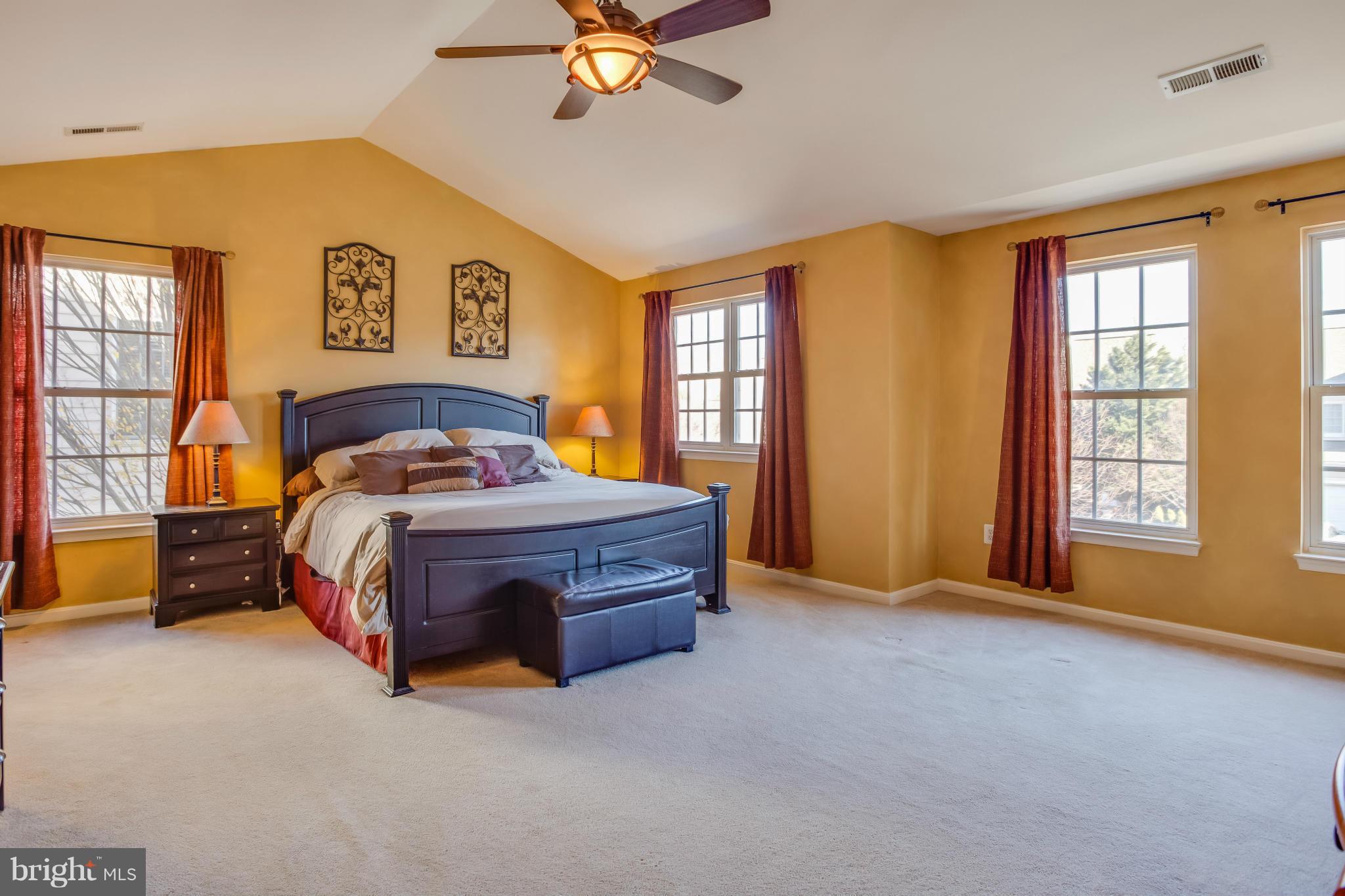 SOUTH RIDING - Residential