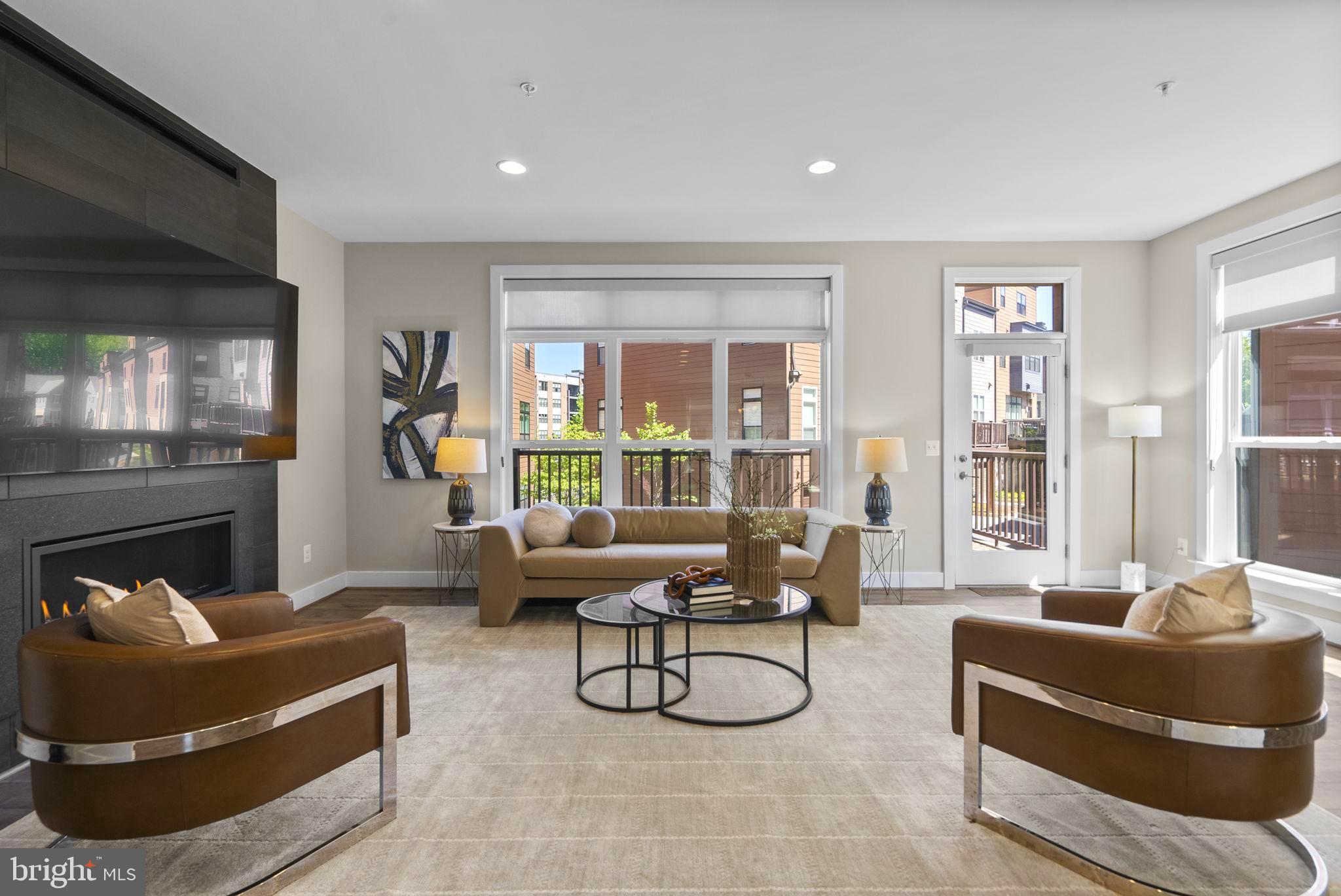 TOWER OAKS - Residential