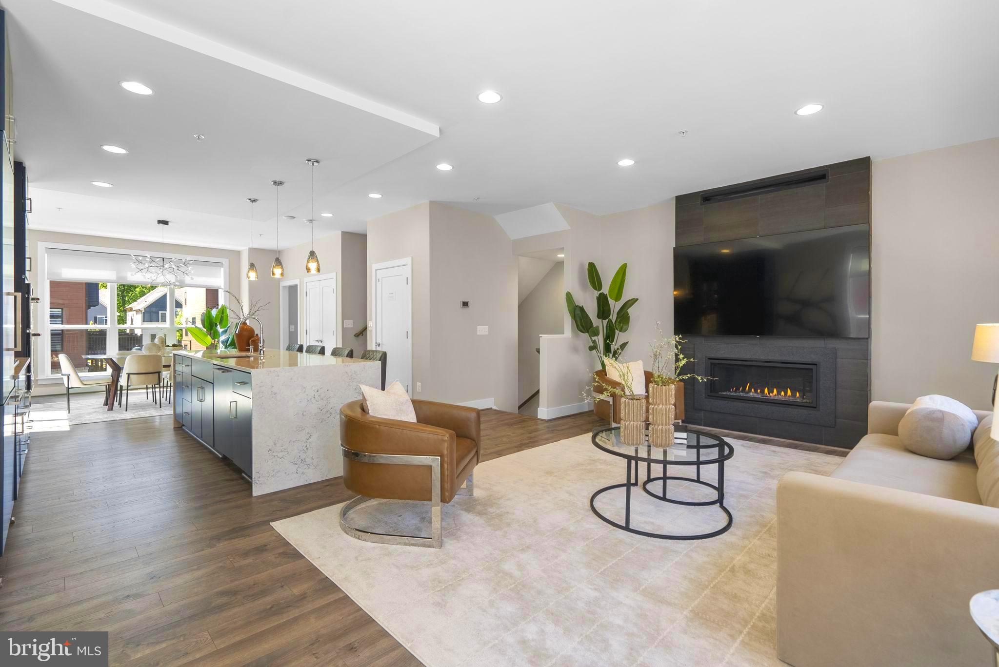 TOWER OAKS - Residential