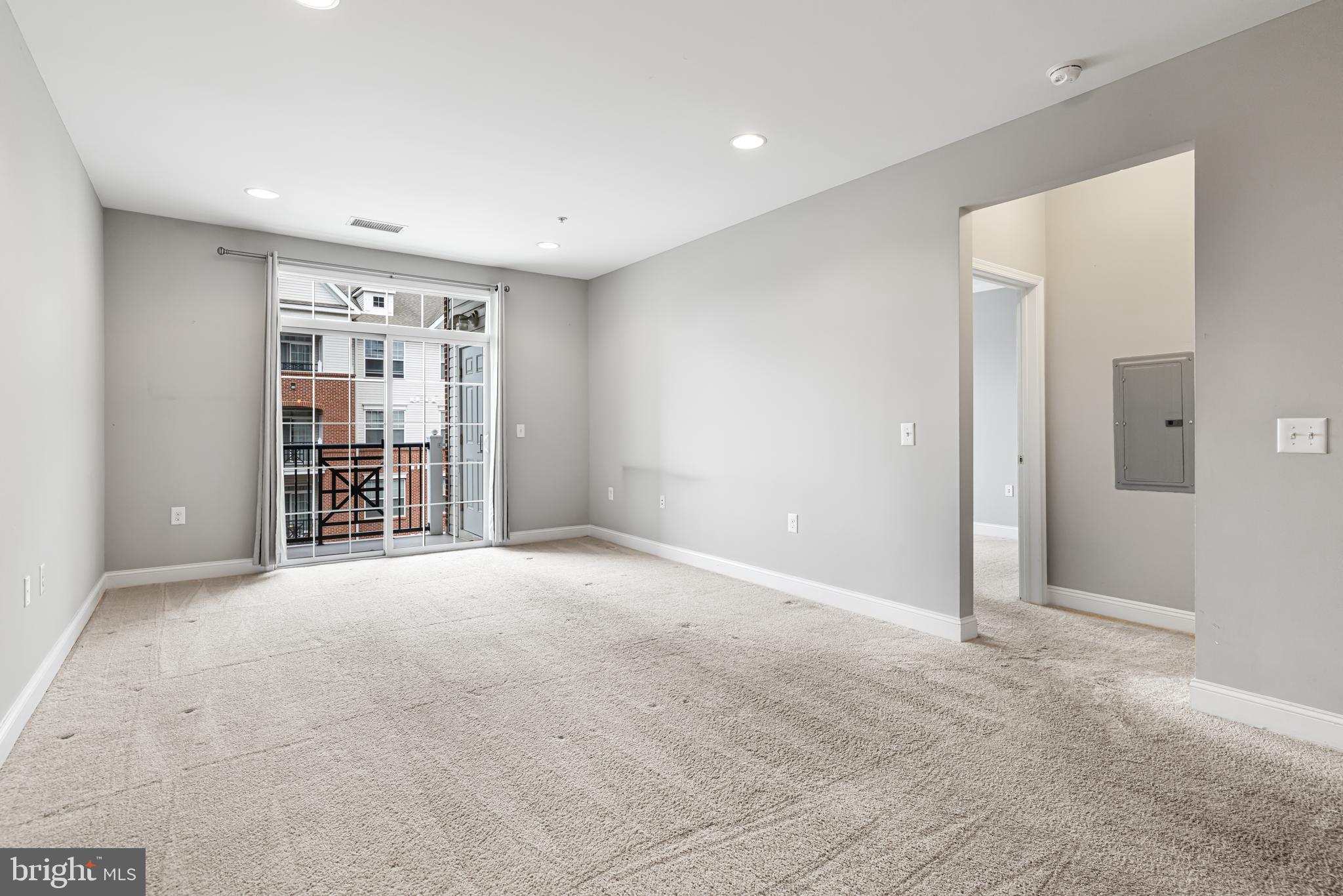 THE GRANDE AT RIVERVIEW - Residential