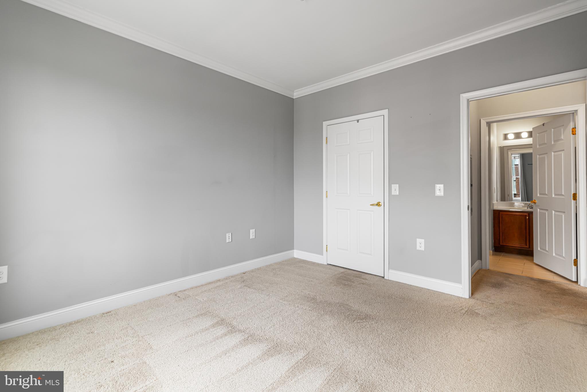 THE GRANDE AT RIVERVIEW - Residential