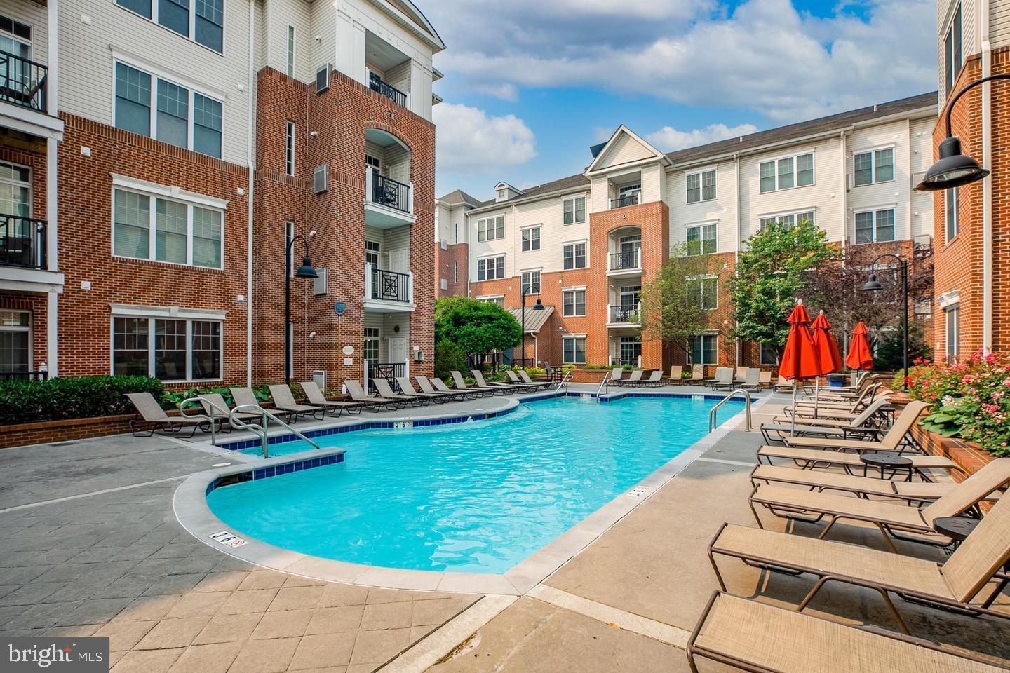 THE GRANDE AT RIVERVIEW - Residential