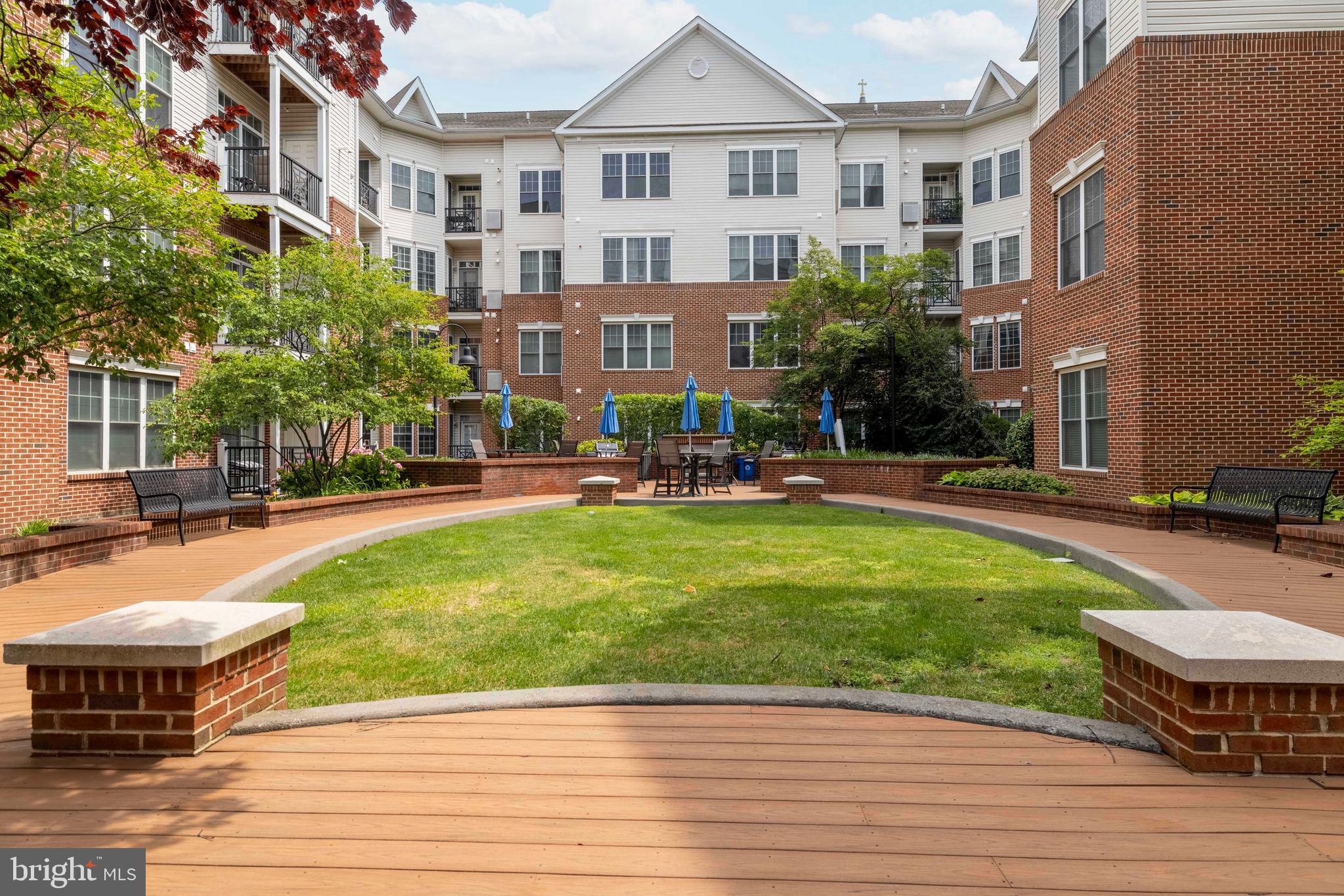 THE GRANDE AT RIVERVIEW - Residential