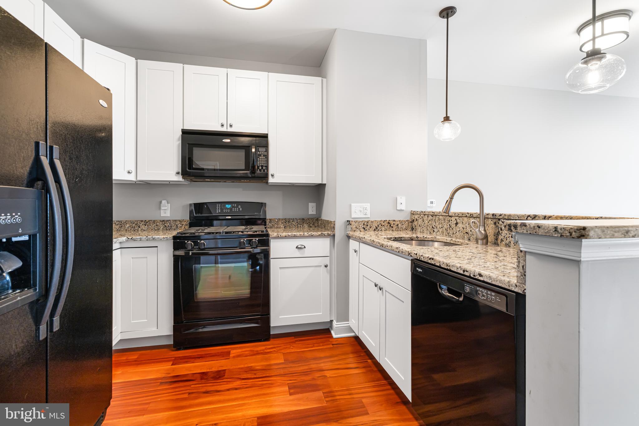 THE GRANDE AT RIVERVIEW - Residential
