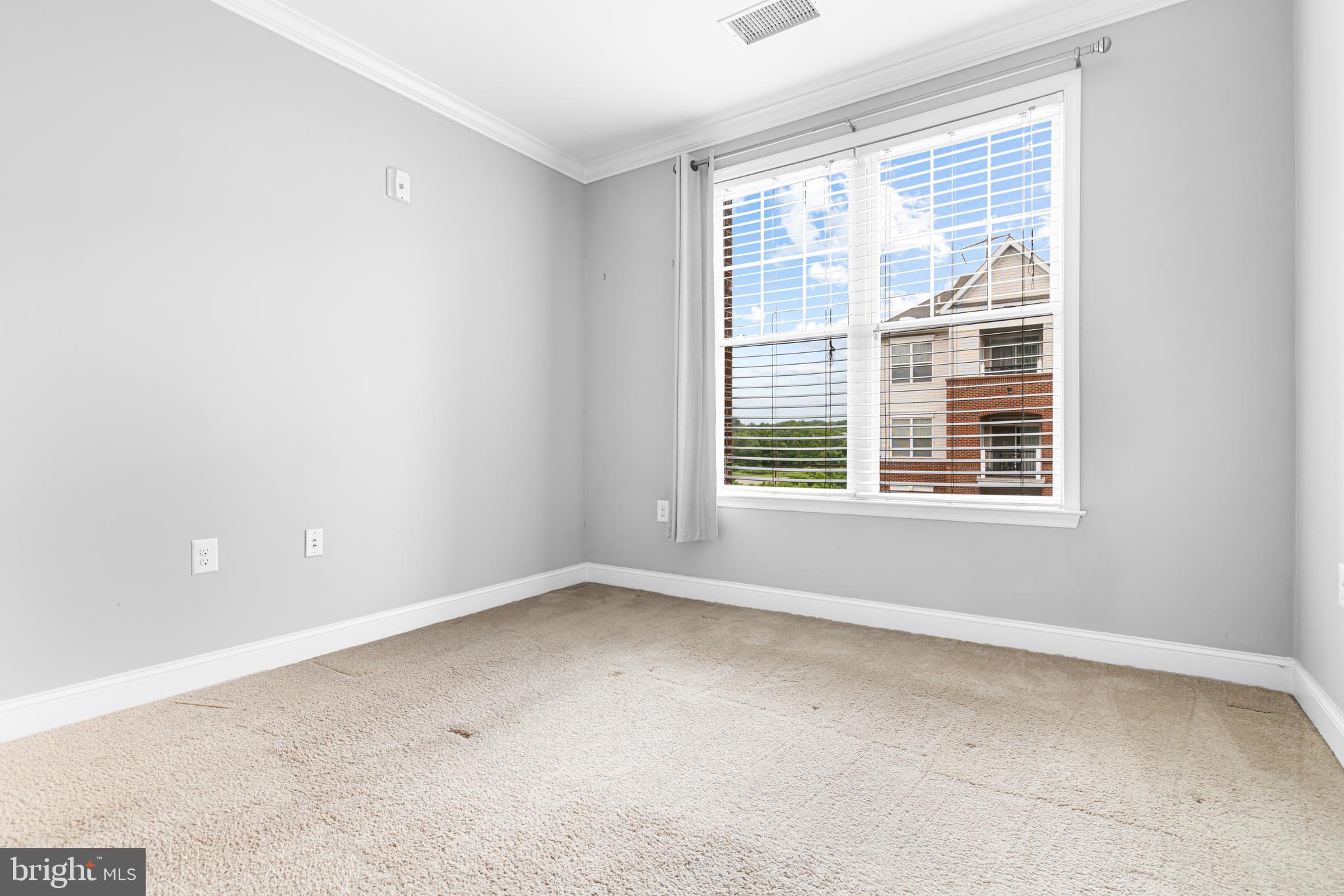THE GRANDE AT RIVERVIEW - Residential