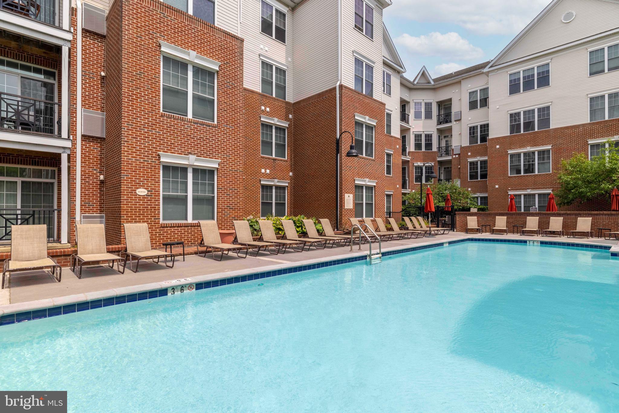 THE GRANDE AT RIVERVIEW - Residential