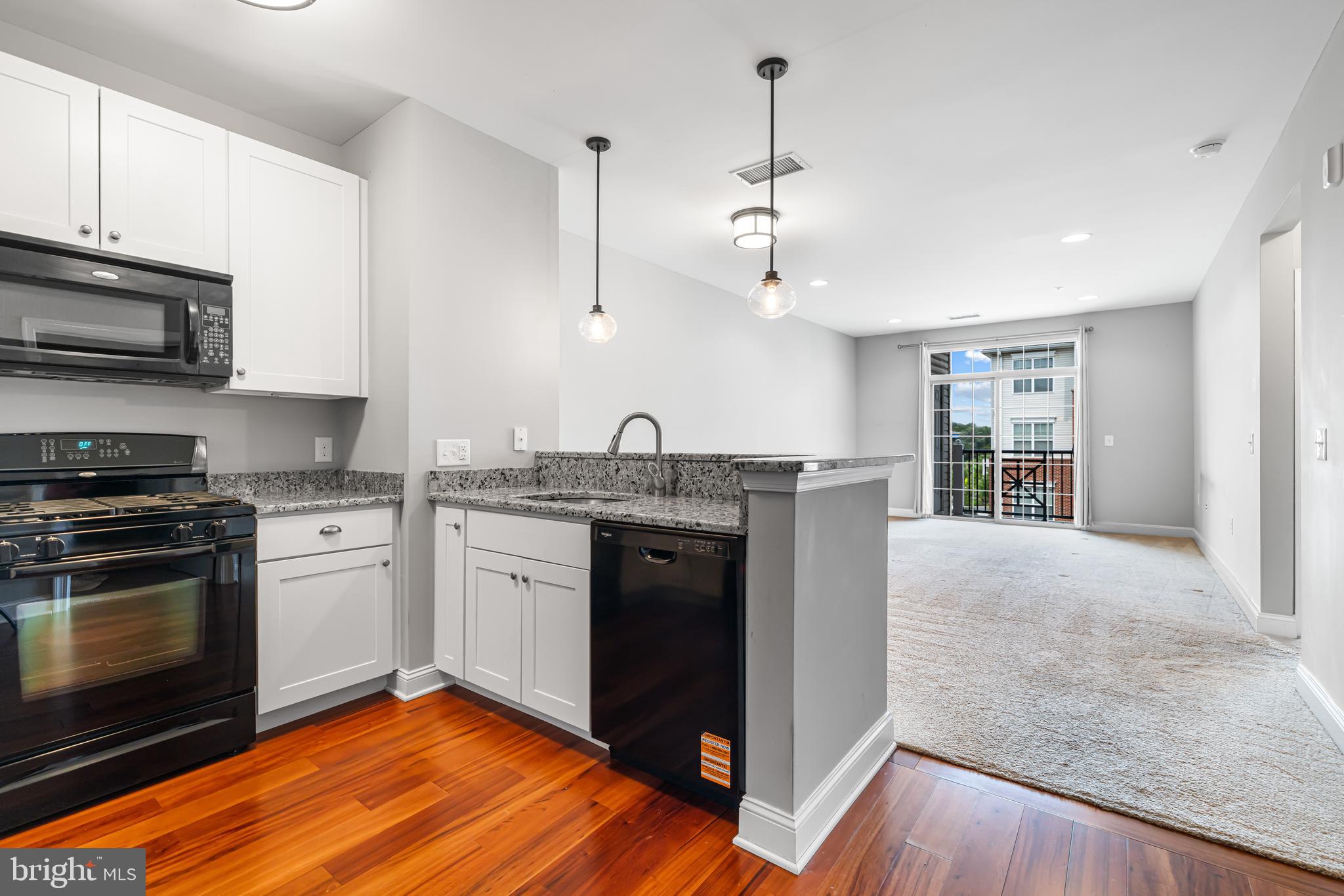 THE GRANDE AT RIVERVIEW - Residential