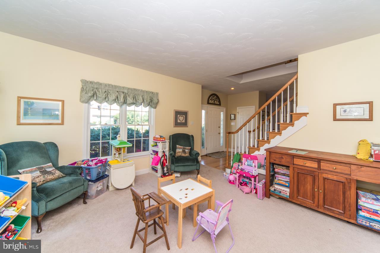 SPRING MEADOWS - Residential