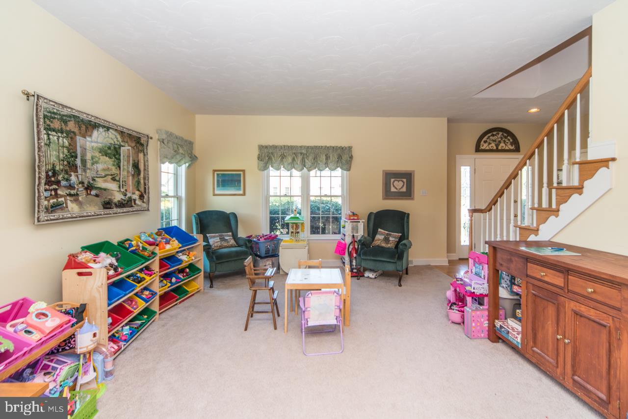 SPRING MEADOWS - Residential