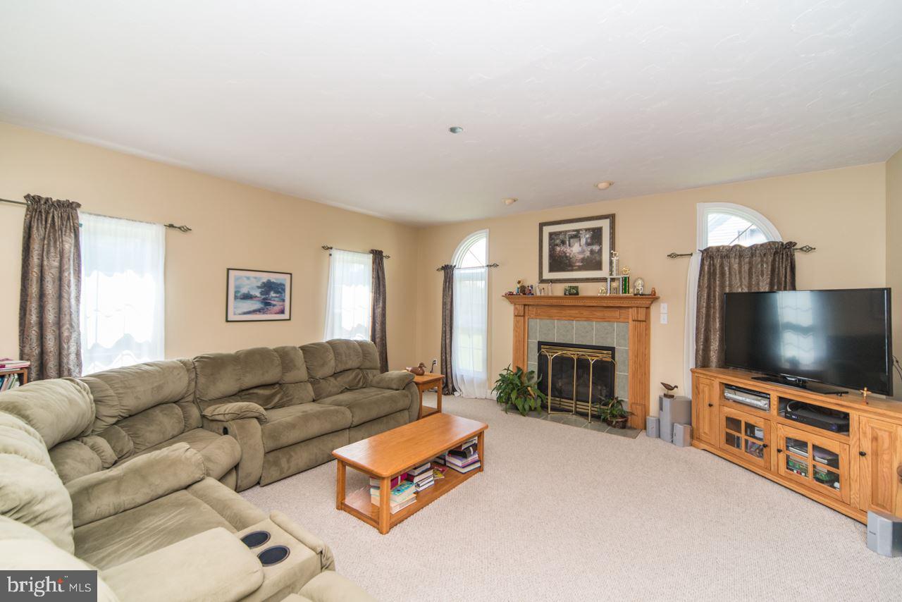 SPRING MEADOWS - Residential