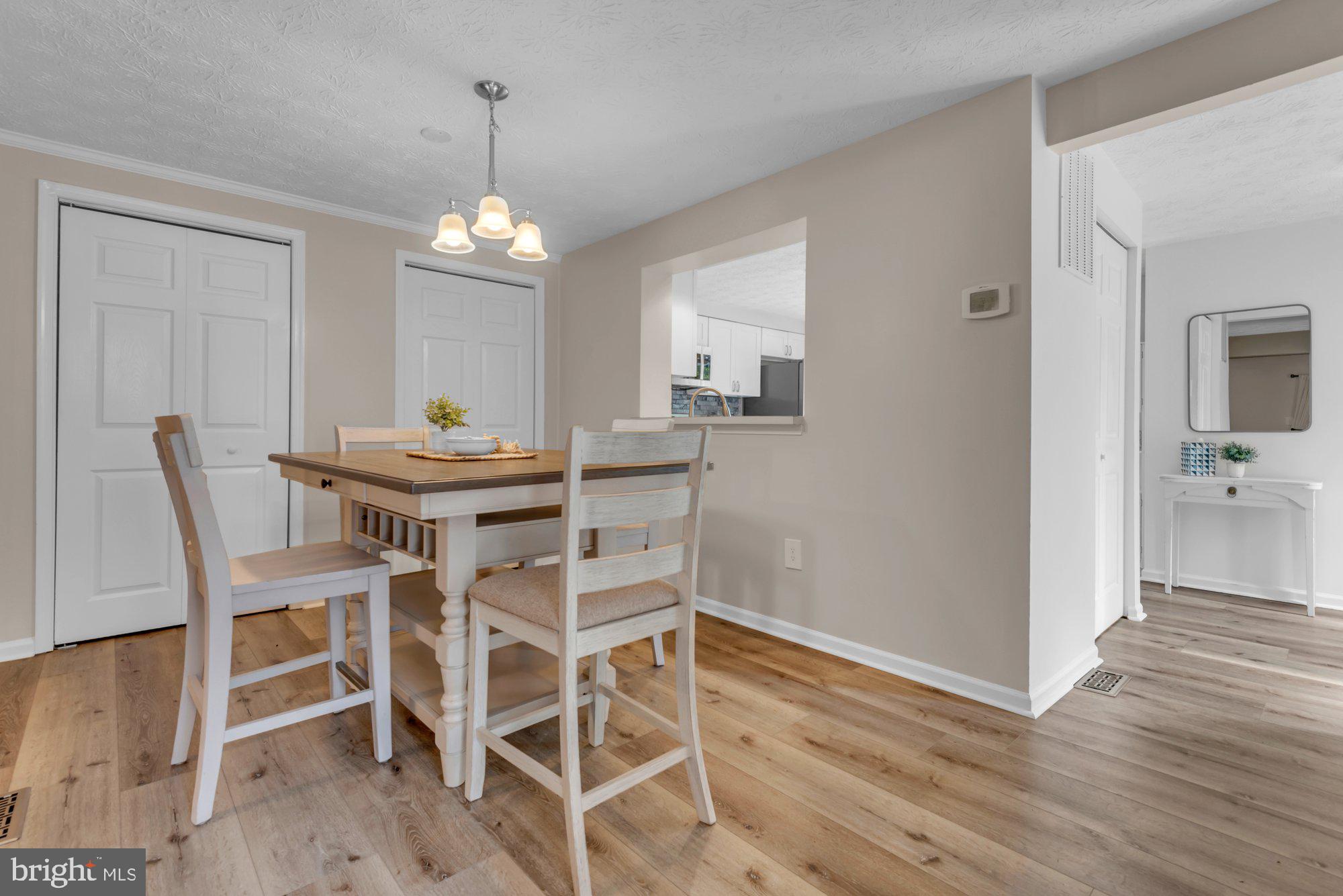 LAUREL VALLEY - Residential