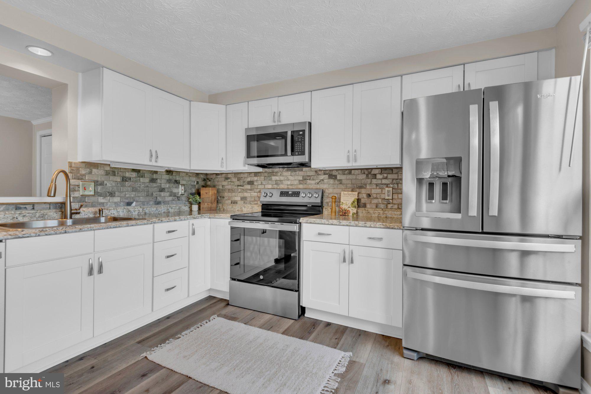 LAUREL VALLEY - Residential