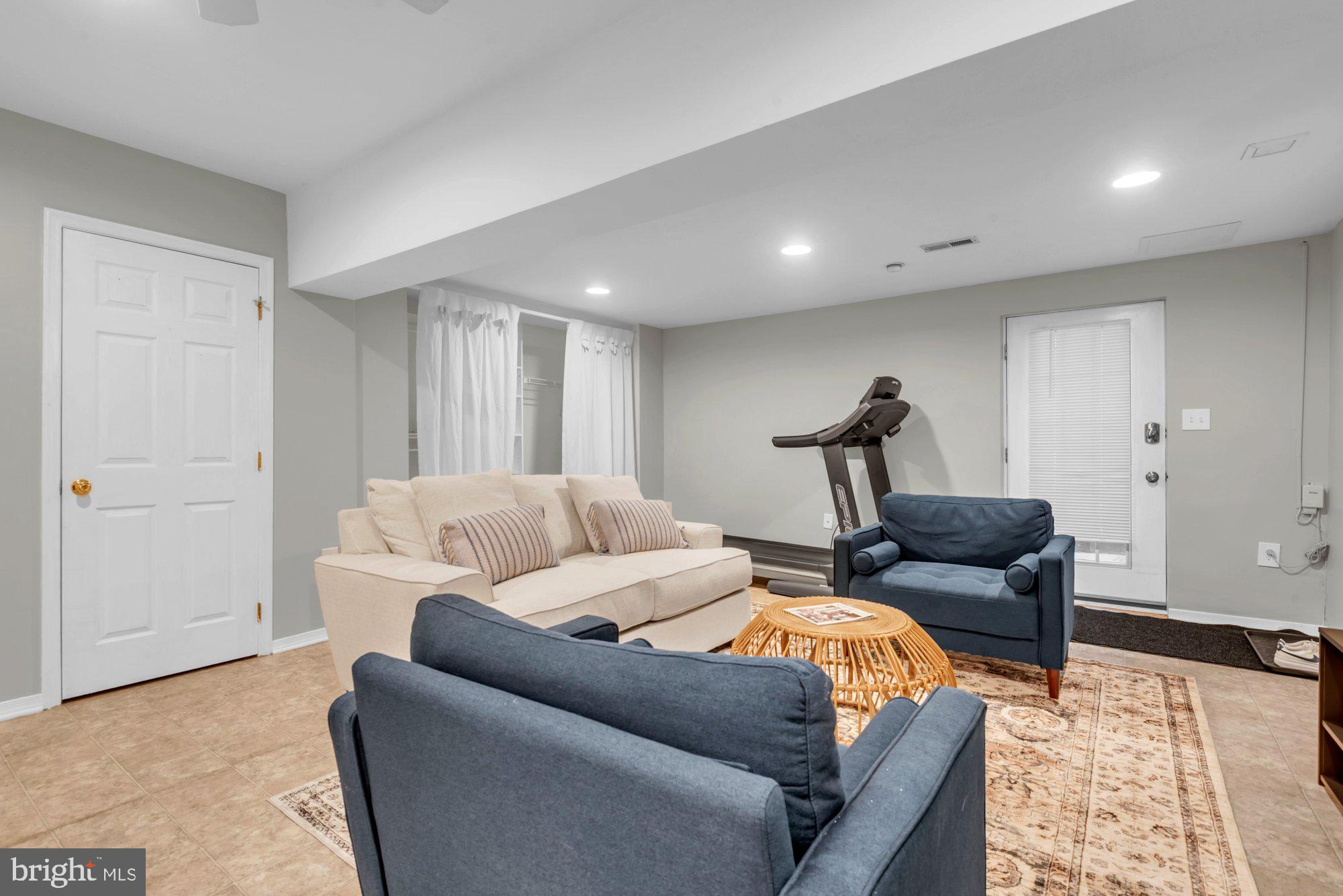 LAUREL VALLEY - Residential