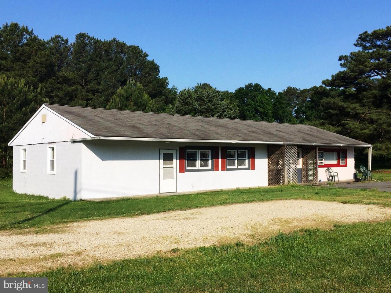 Great 2 bedroom apartment ready for its new tenant.  This unit is attached to 2 other units on centrally located in Downtown Piney Point just minutes from The Harry Lundenberg School of seamanship.  Short drive to  Pax NAS,  Webster field,  Cove Point, Calvert Cliffs, and Lexington Park. Freshly painted.