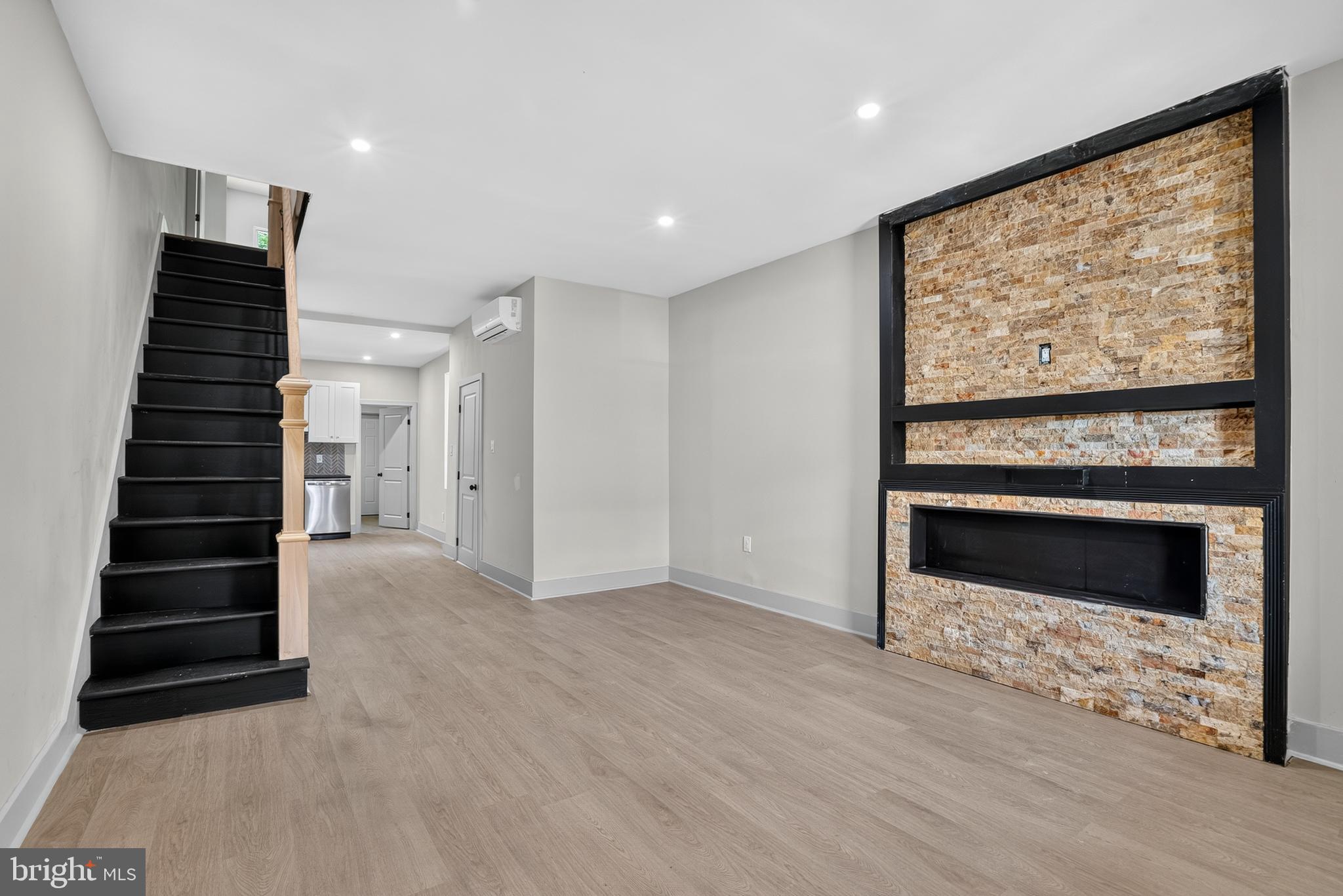 GERMANTOWN (WEST) - Residential