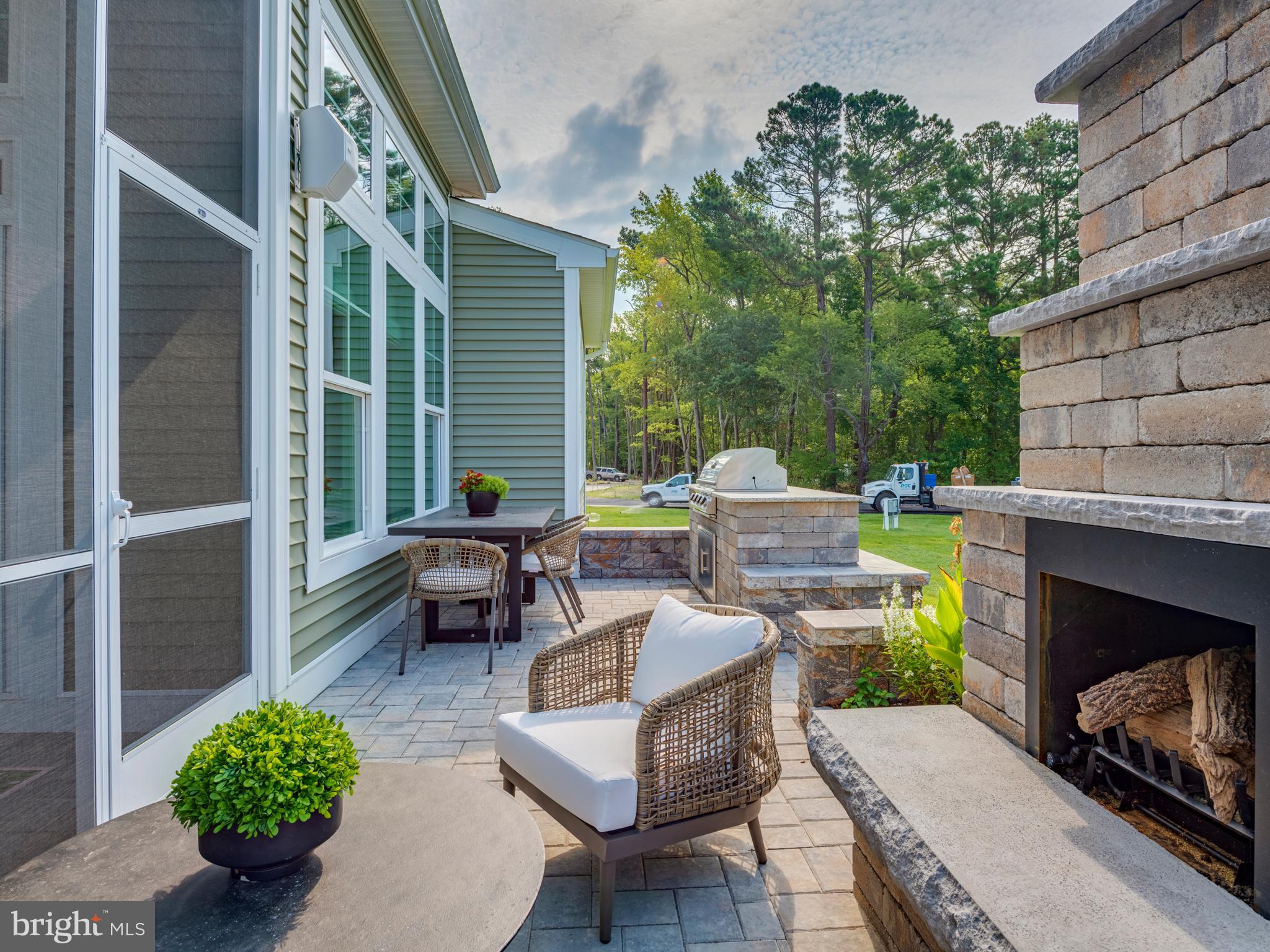 BLACK OAK - Residential