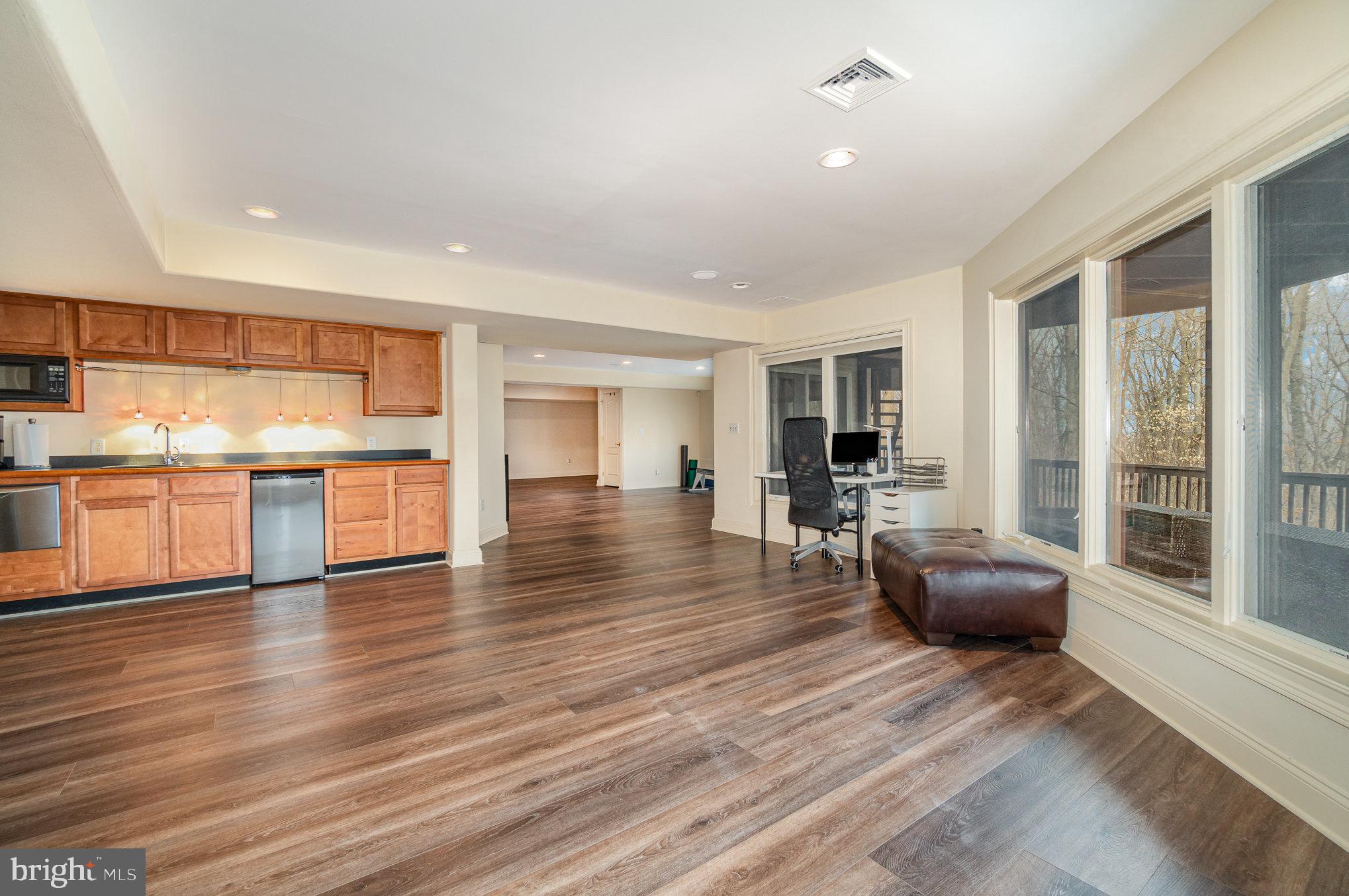 DERRY WOODS - Residential