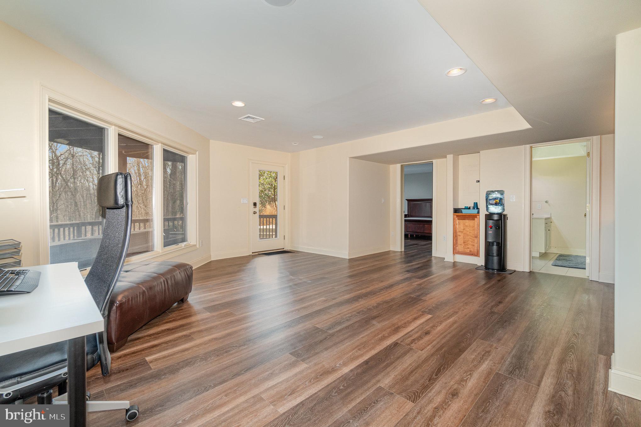 DERRY WOODS - Residential
