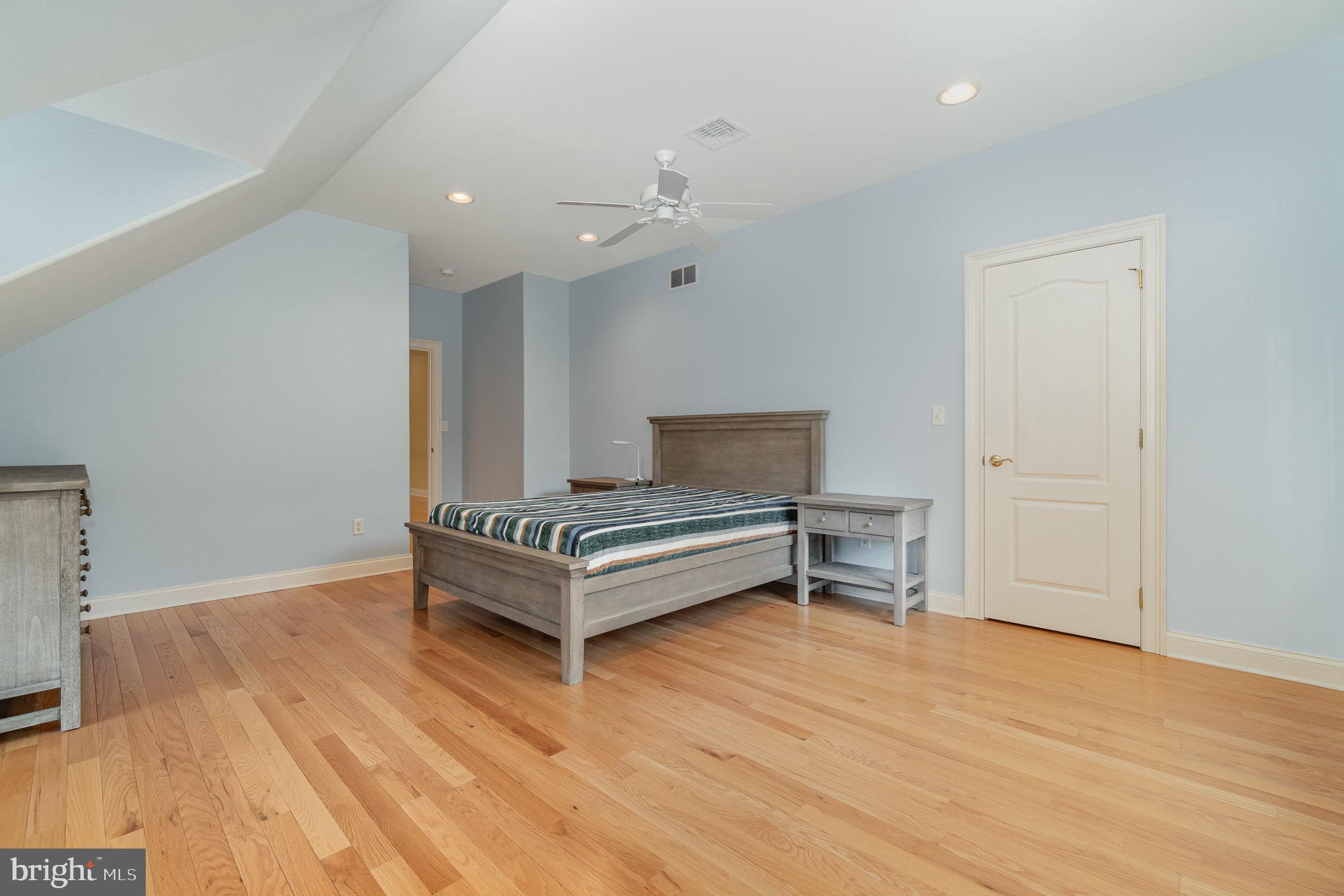 DERRY WOODS - Residential