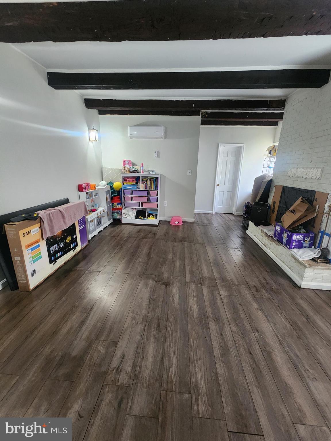 ANDREWS MANOR - Residential