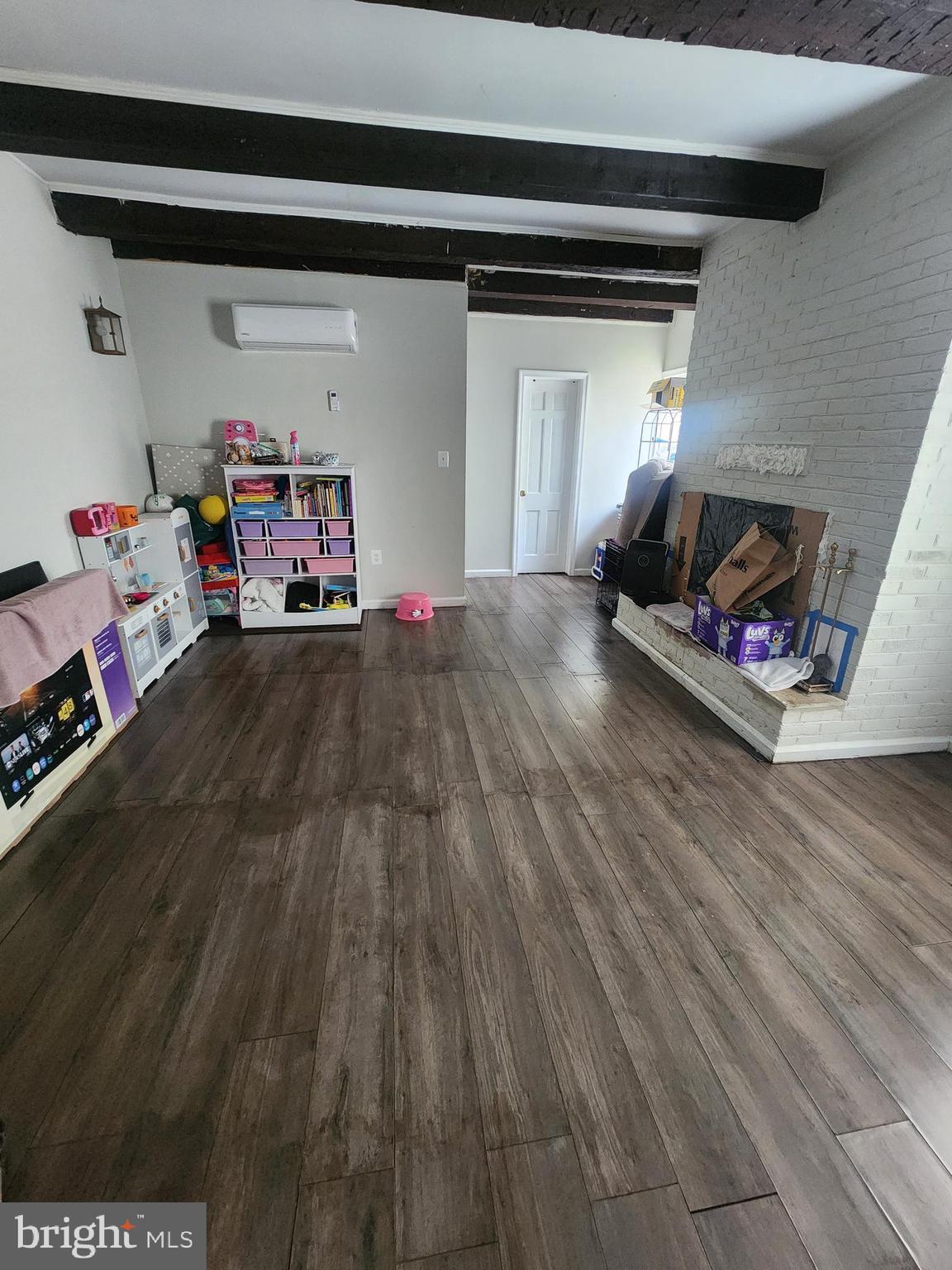 ANDREWS MANOR - Residential