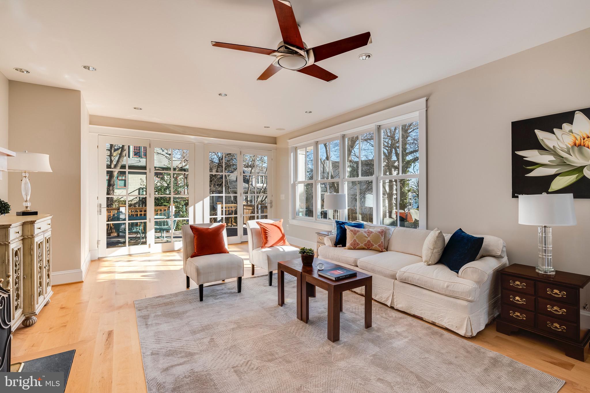MURRAY HILL - Residential