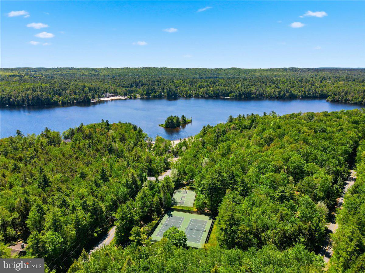 LAKE NAOMI - Residential