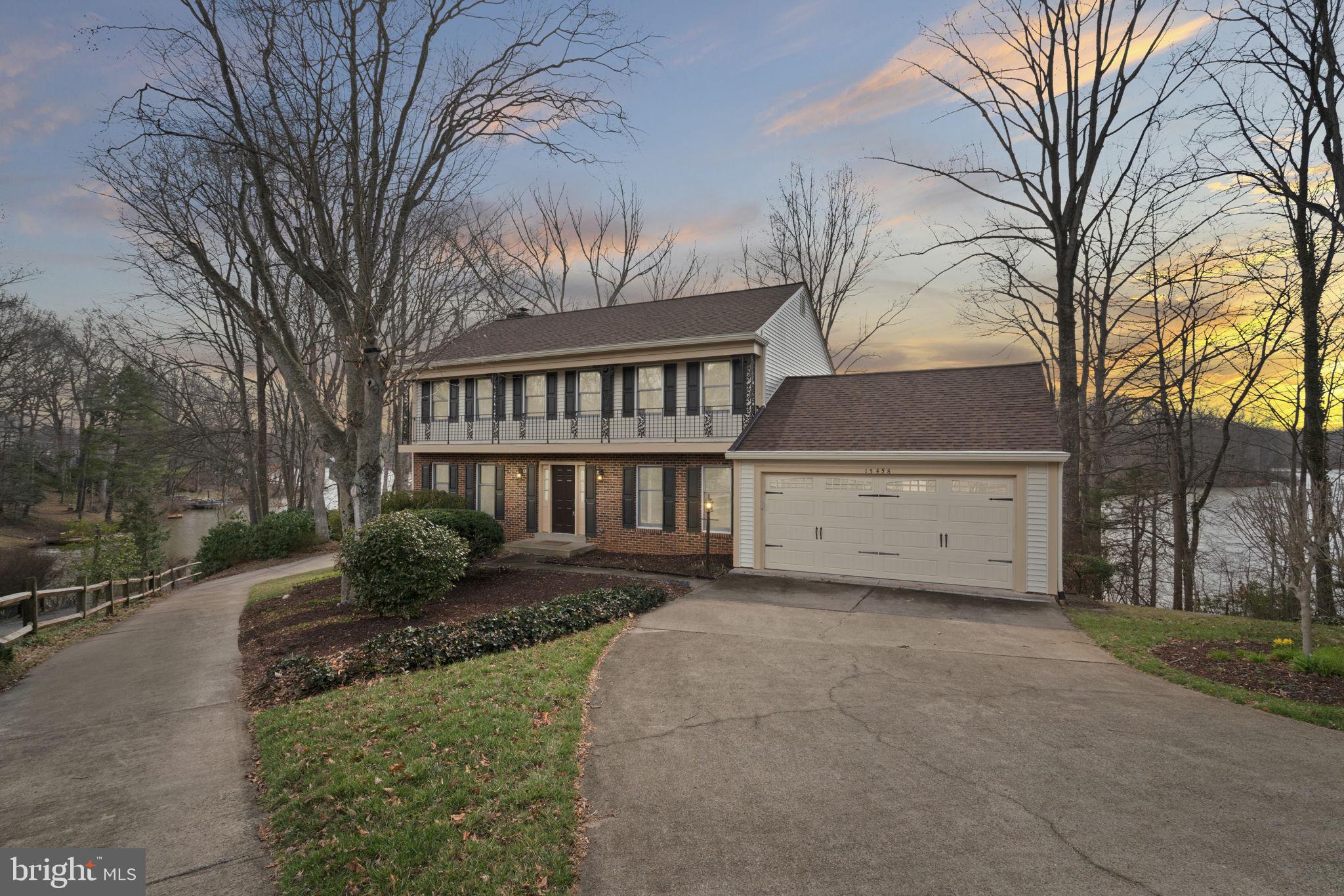 COUNTRY CLUB LAKE - Residential