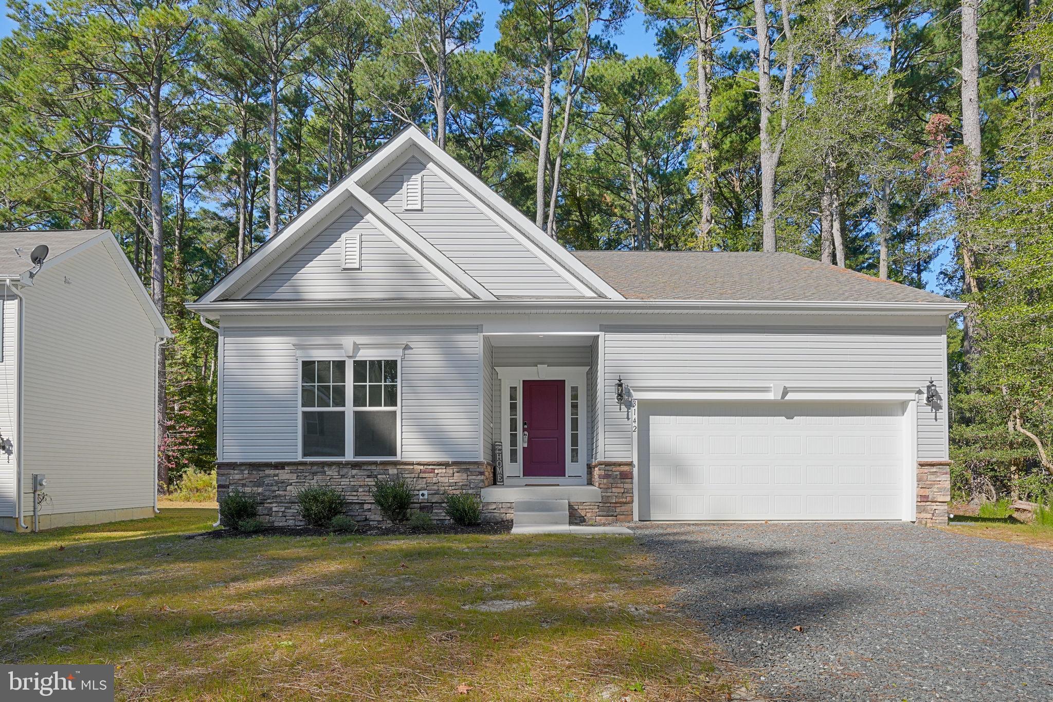 CAPTAIN'S COVE - Residential
