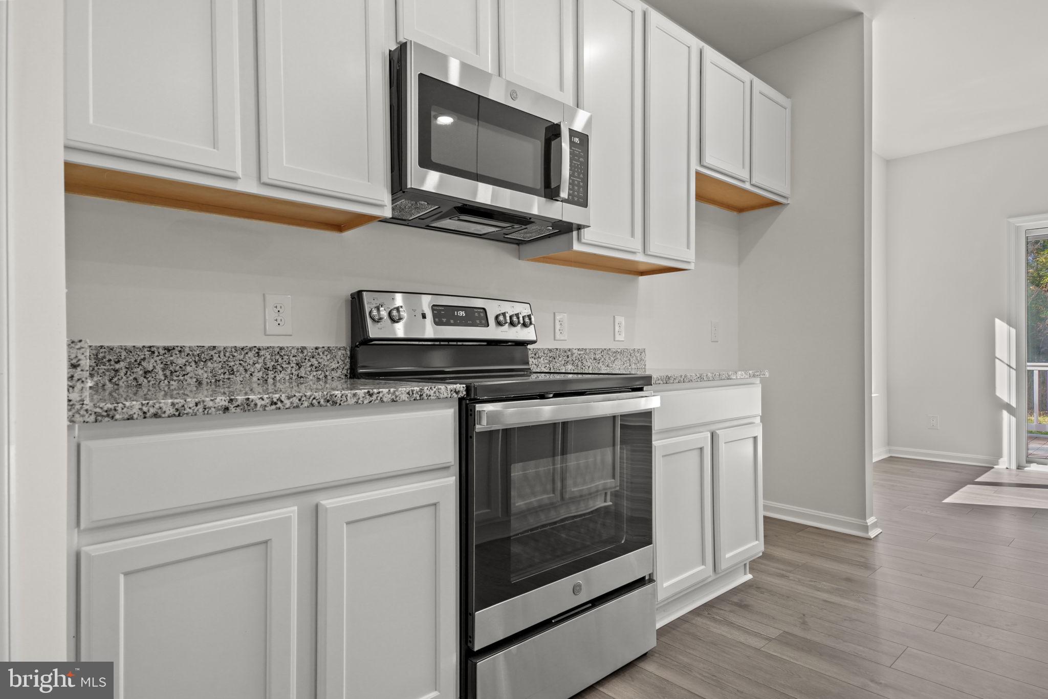 CAPTAIN'S COVE - Residential