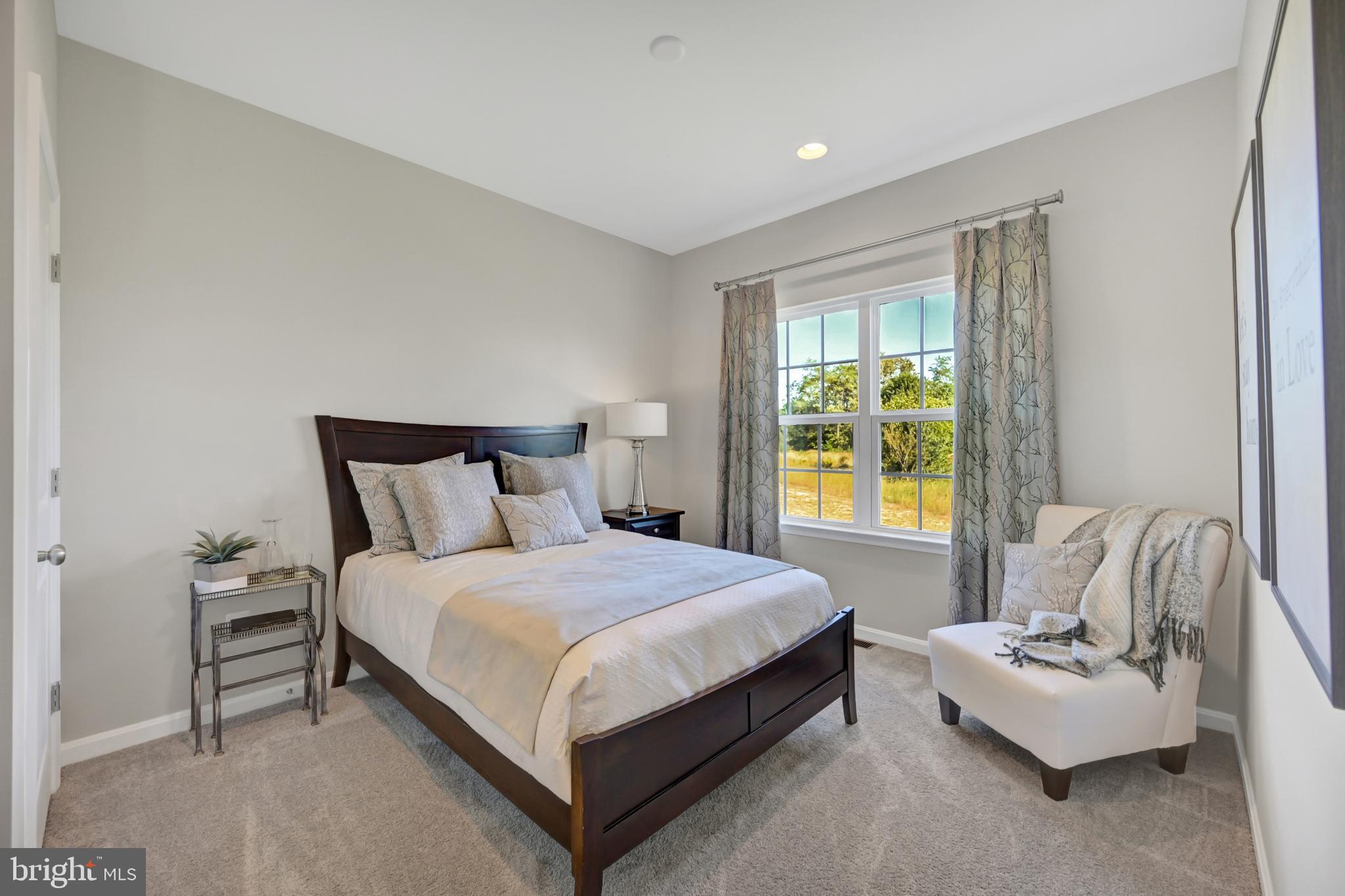 CAPTAIN'S COVE - Residential