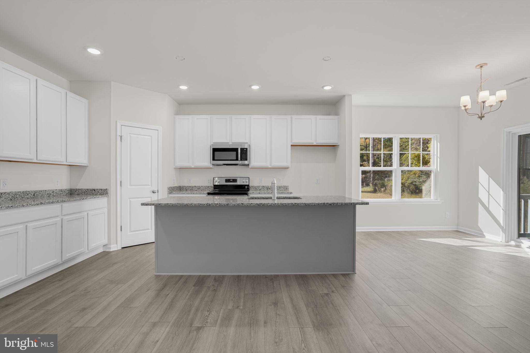 CAPTAIN'S COVE - Residential