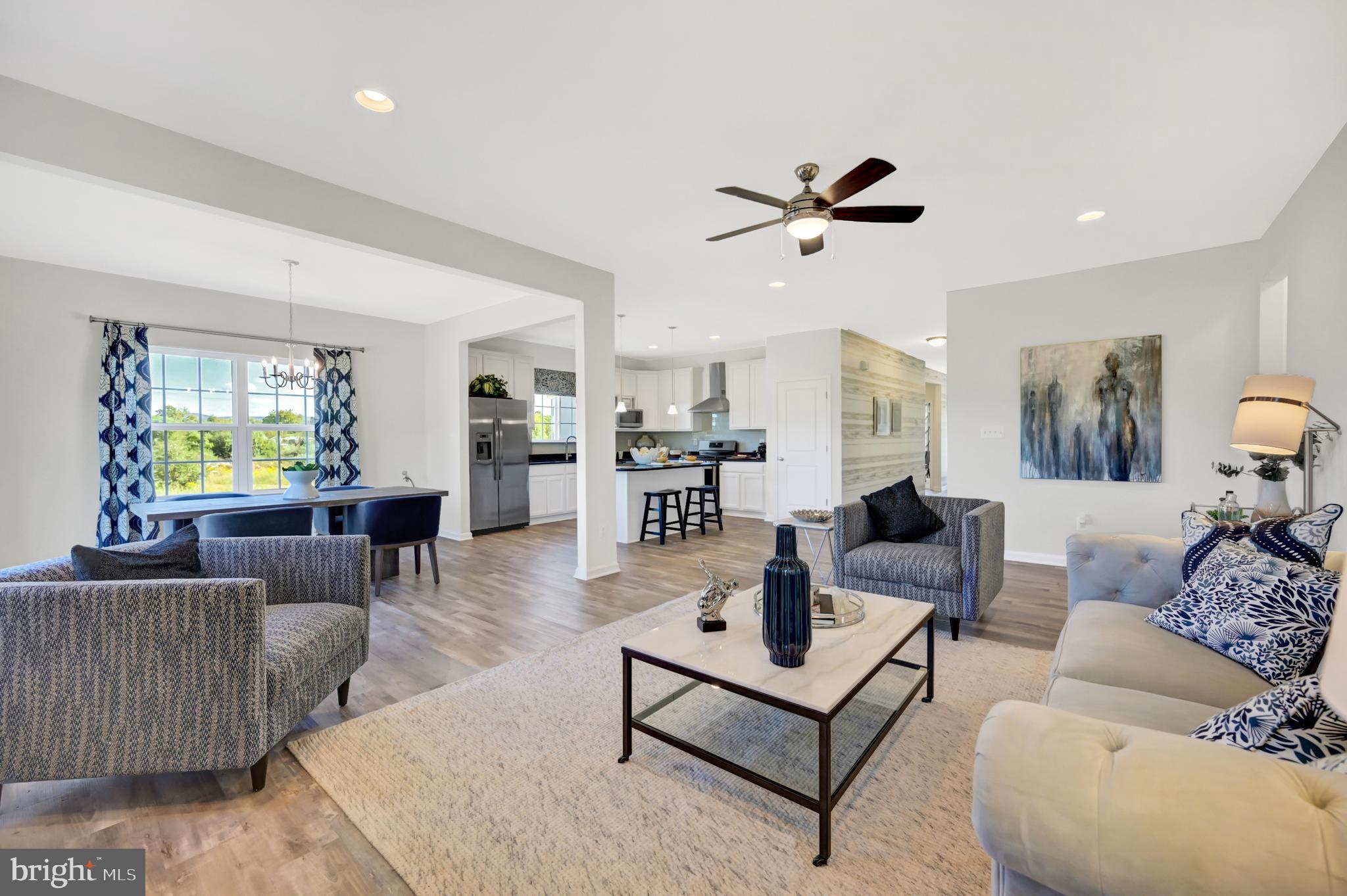 CAPTAIN'S COVE - Residential