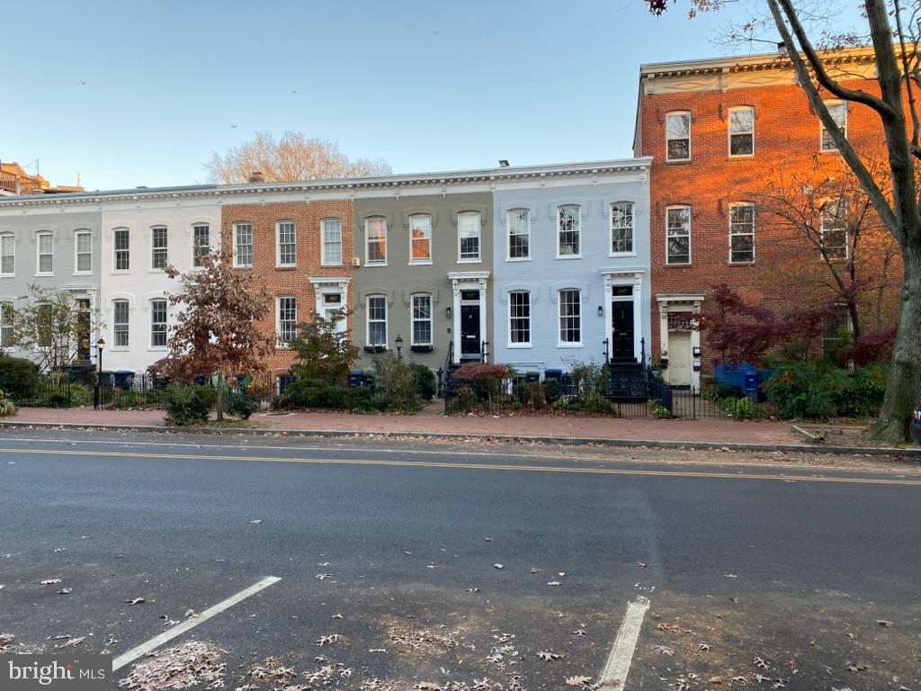 Beautiful fully renovated independent basement studio apartment in a fenced two units Victorian residence for rent at DuPont Circle.  This apartment is located on a quiet one-way avenue with bike lanes at walking distance to the most popular restaurants and pubs, quick access to Metro (Dupont & U St) and buses (16th St and Dupont Circle), Whole Foods, Trader Joe’s and Safeway. This spacious and lovely basement features an open floor plan (576 sq ft), with an equipped kitchen featuring all necessary appliances and high-end countertops. Clear and fully furnished, there is a queen bed, a bookshelf, a sofa, a dining table for 4-6, wall TV, chairs, carpets, linens etc. The basement offers an independent bathroom, a walk-in closet, a full sized washer/dryer. It includes an independent central air and heating unit and a tankless gas water heater. 
This apartment provides privacy in a quiet street with an independent entrance.