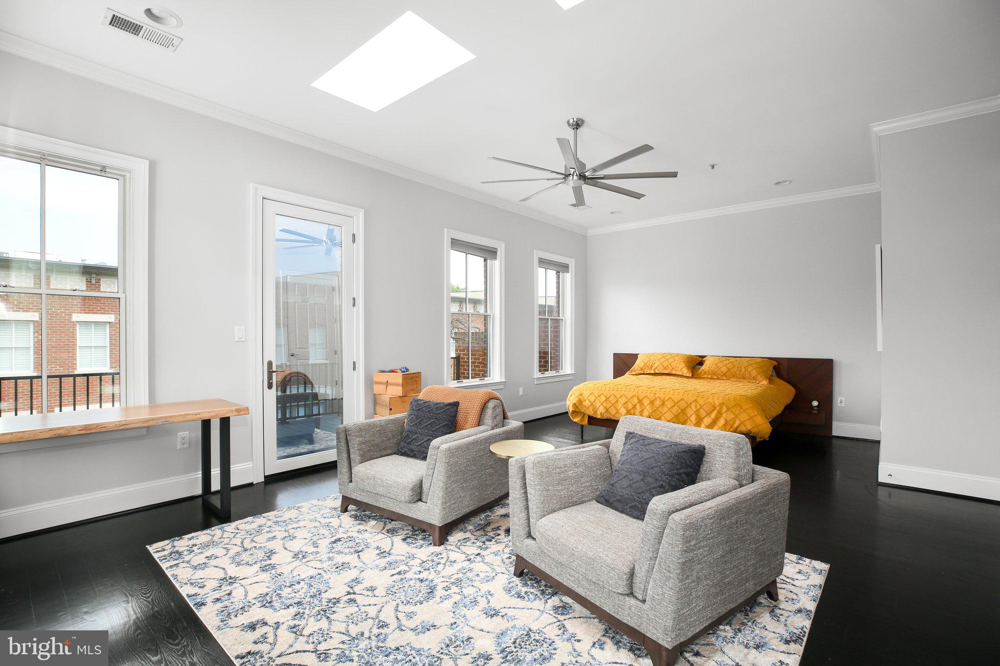 AMELIA SQUARE - Residential