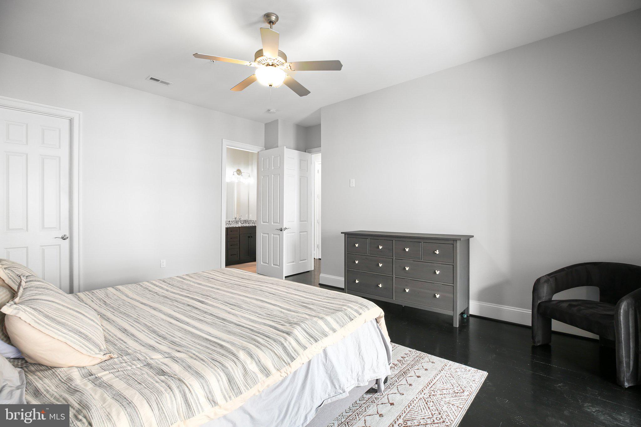 AMELIA SQUARE - Residential