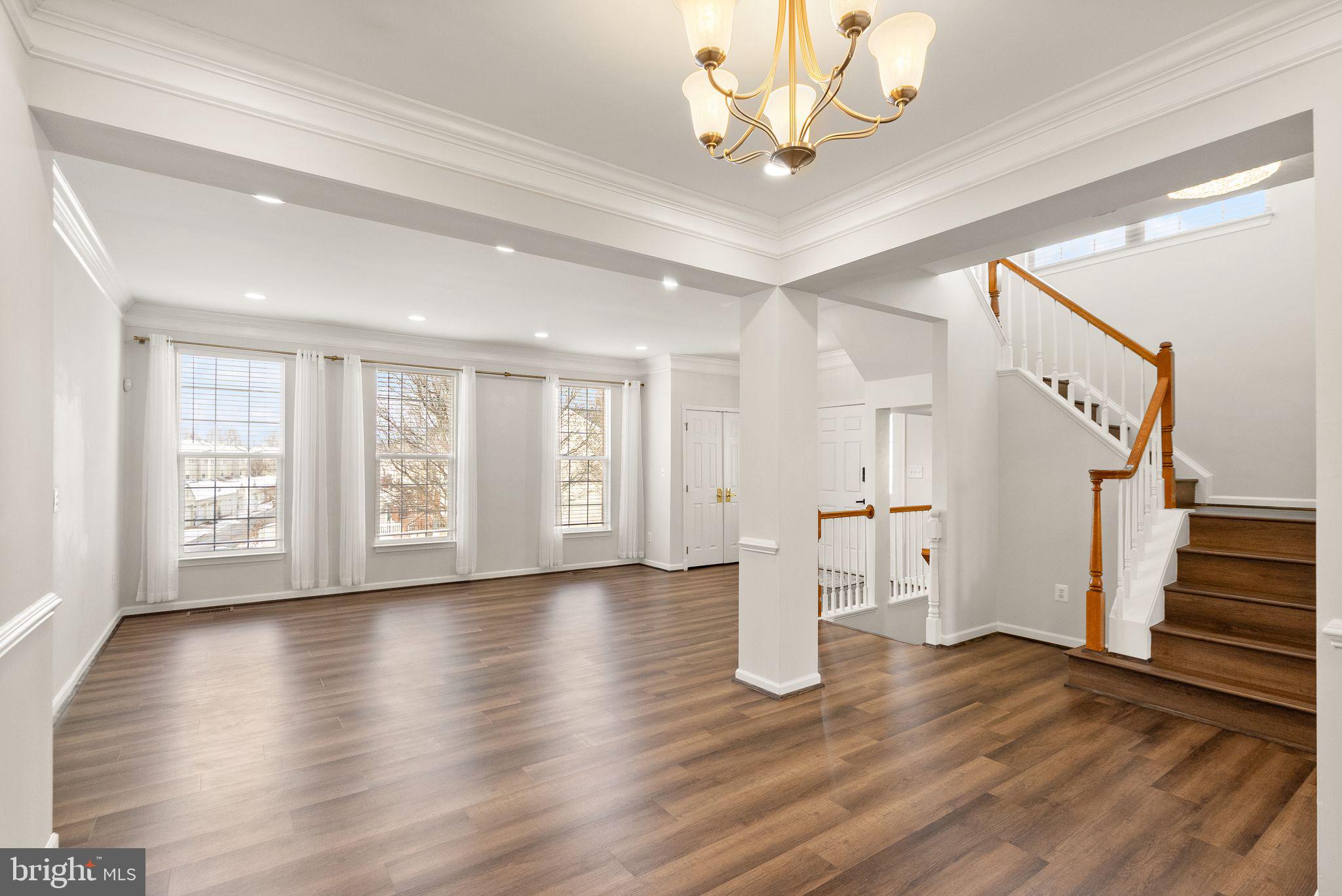 SOUTH RIDING - Residential