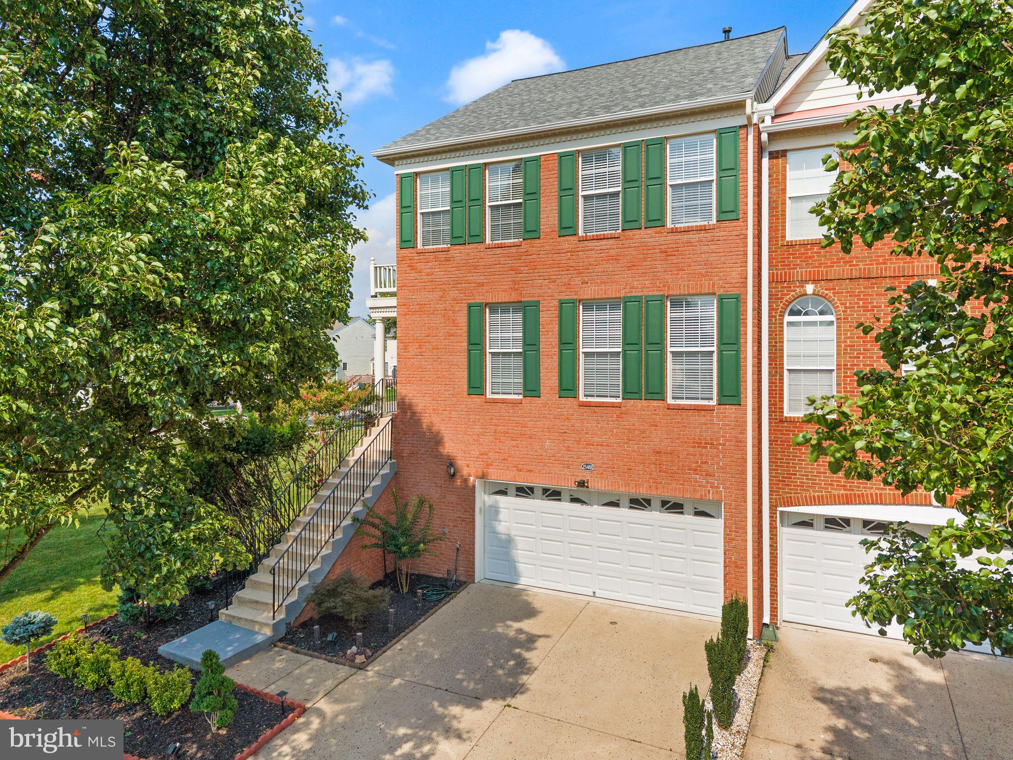SOUTH RIDING - Residential