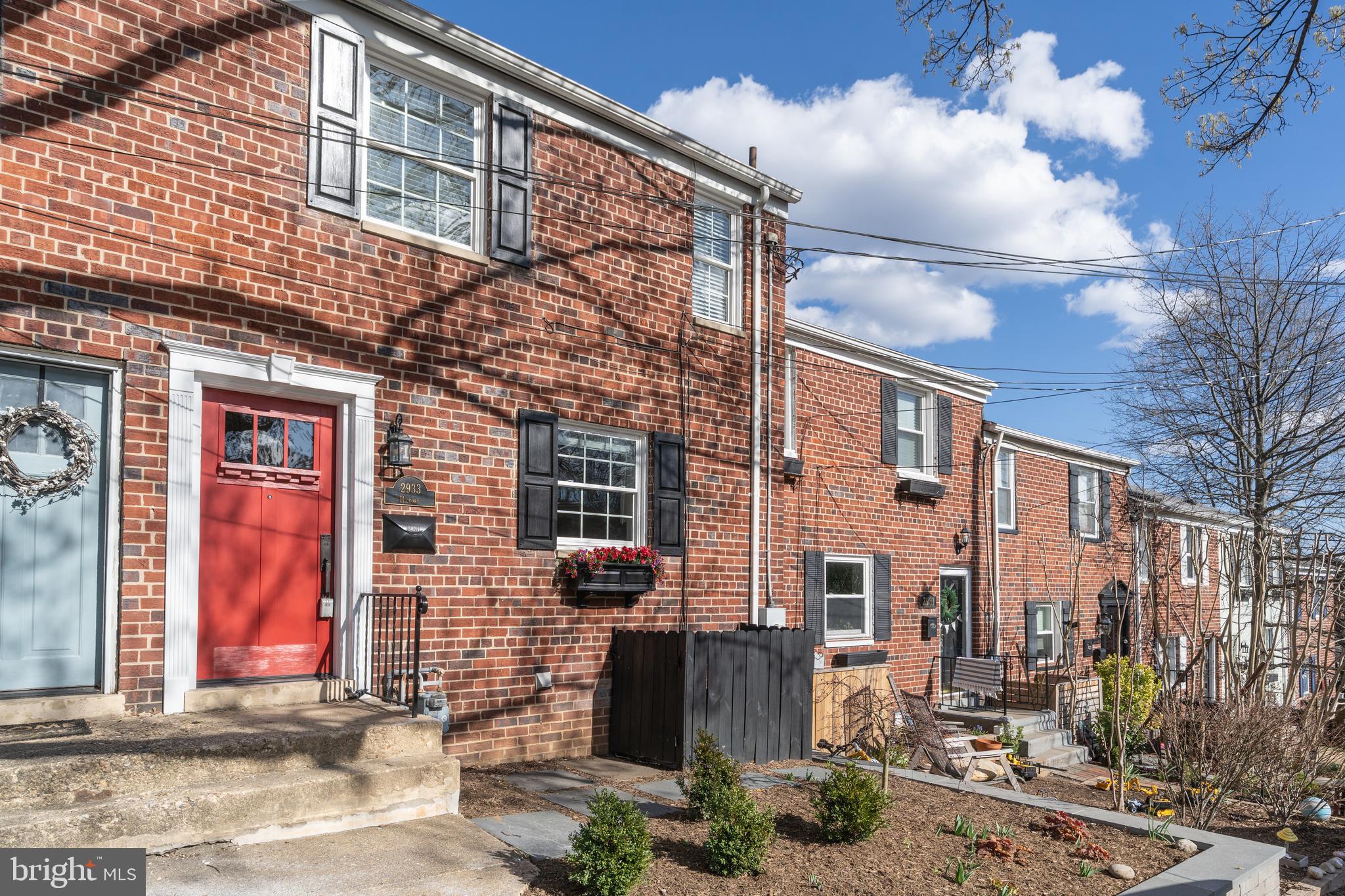 WARWICK VILLAGE - Residential