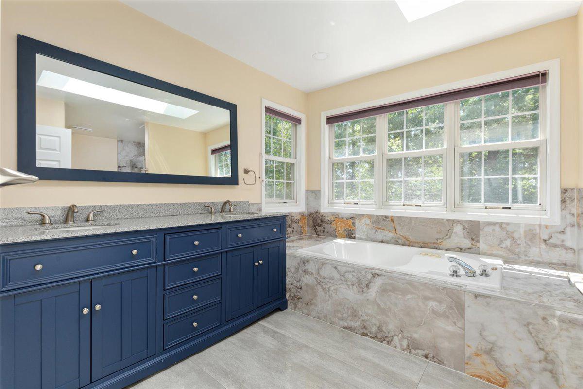 BRIDLEWOOD - Residential