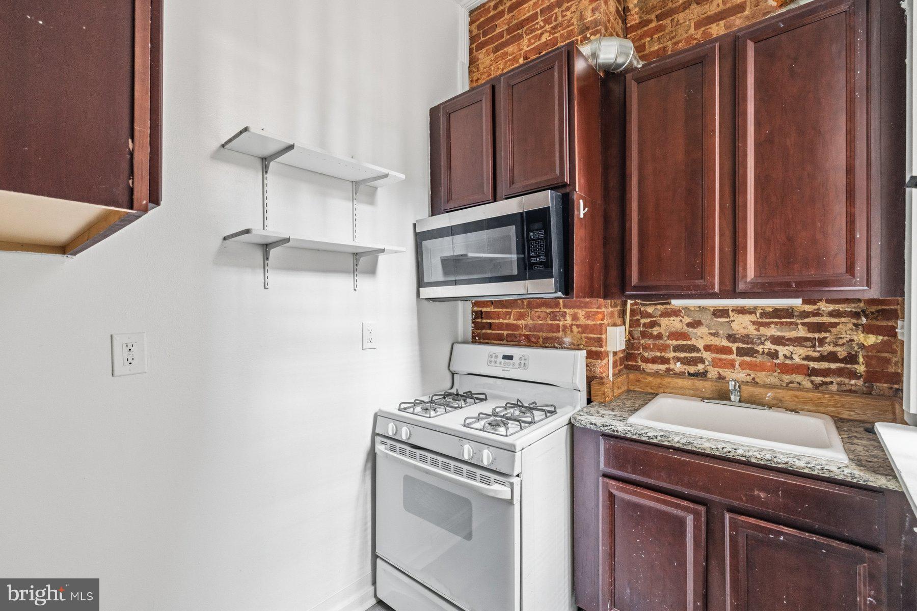 BOLTON HILL HISTORIC DISTRICT - Commercial Sale