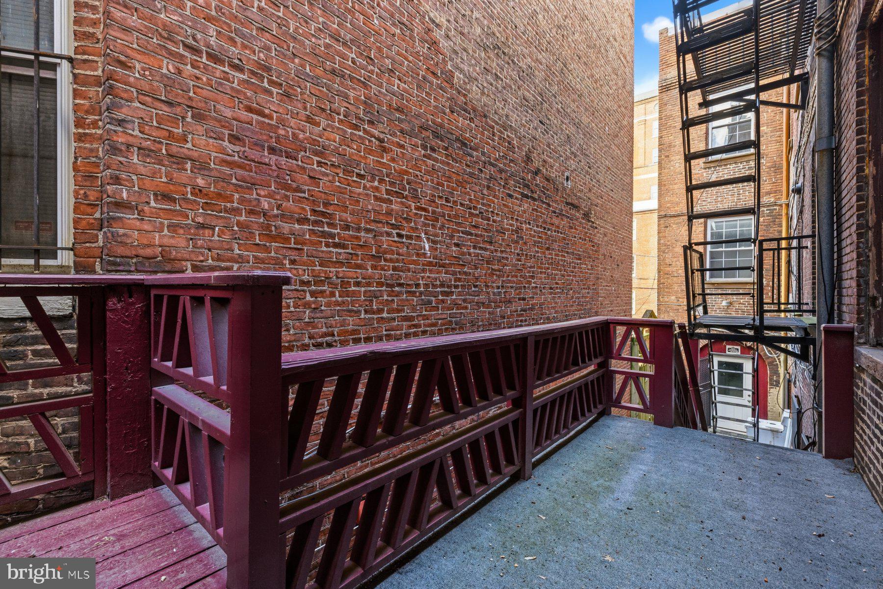 BOLTON HILL HISTORIC DISTRICT - Commercial Sale