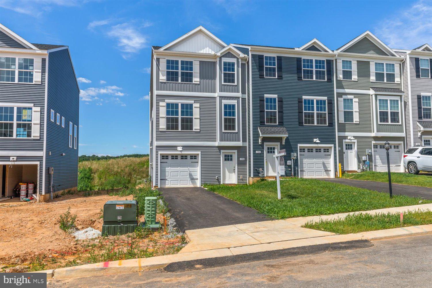 HUDSON RIDGE - Residential