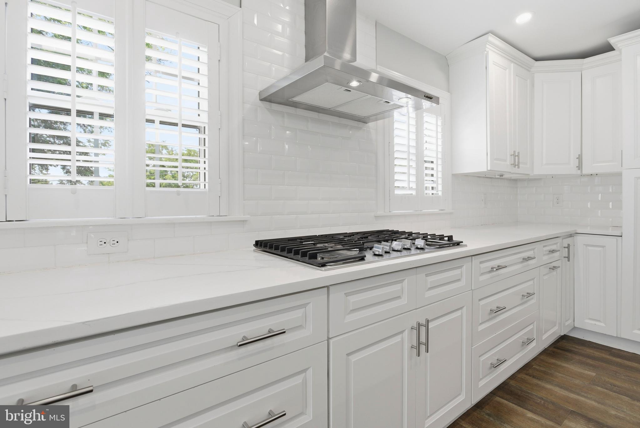 ARONIMINK ESTATES - Residential