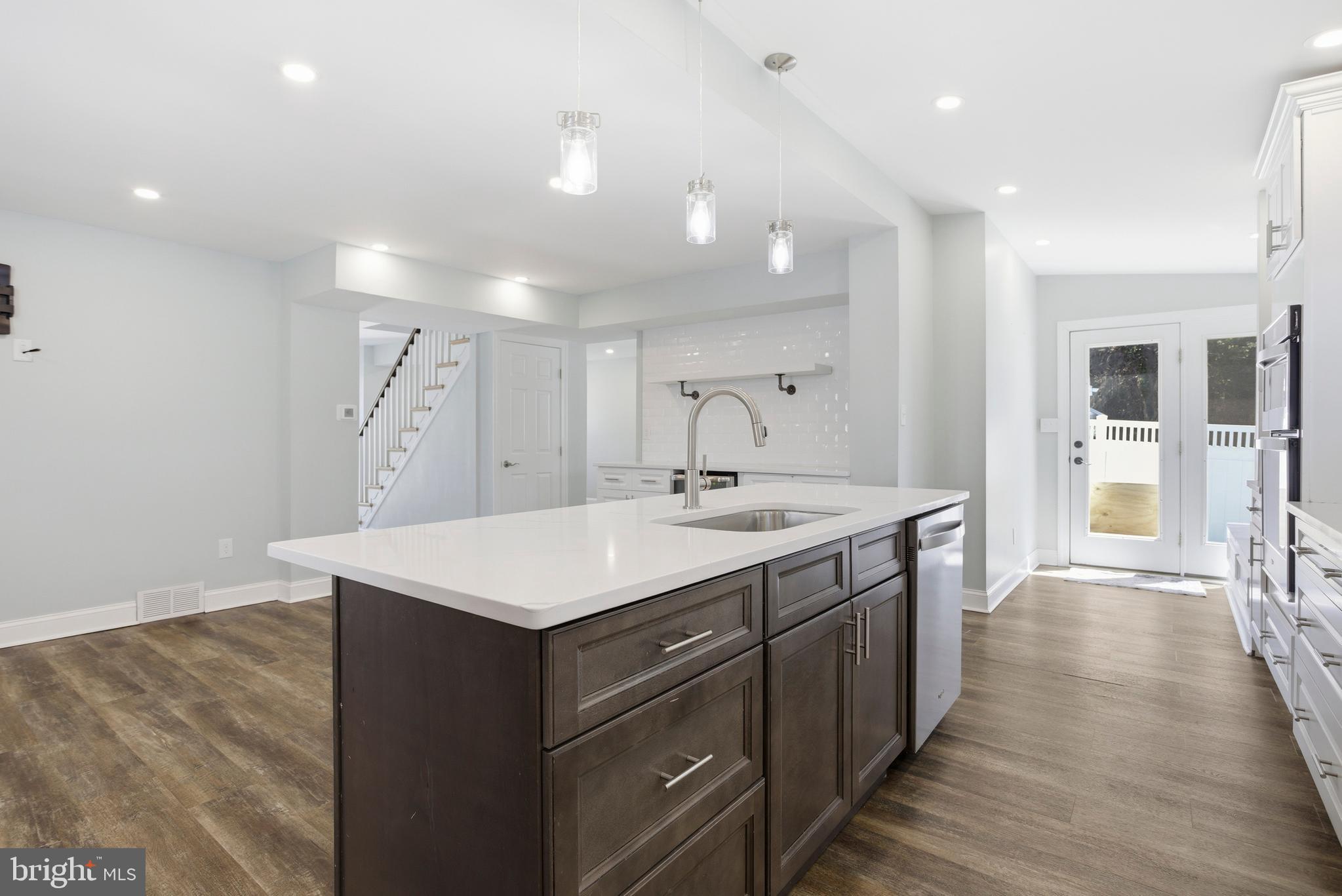 ARONIMINK ESTATES - Residential