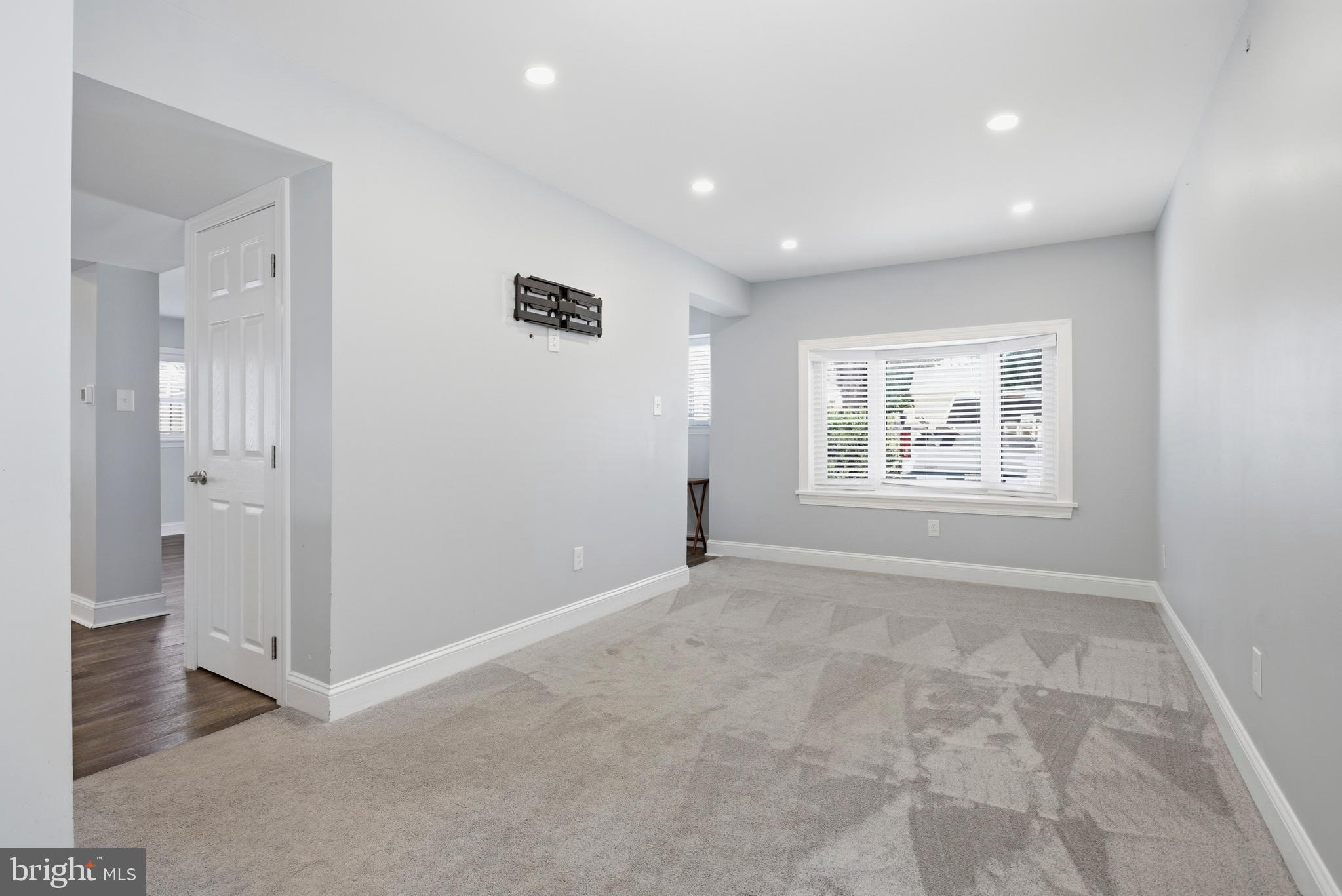 ARONIMINK ESTATES - Residential