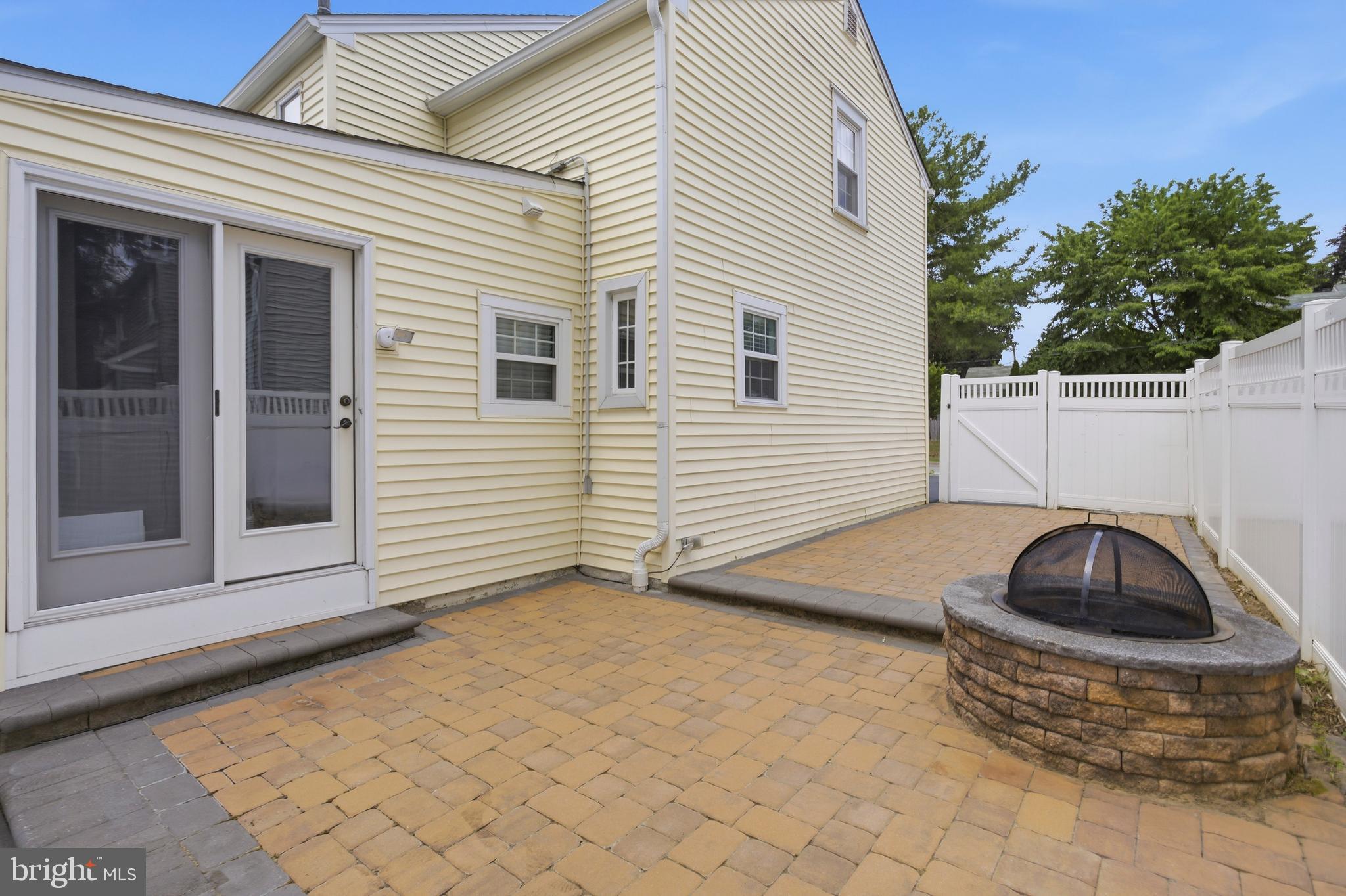 ARONIMINK ESTATES - Residential