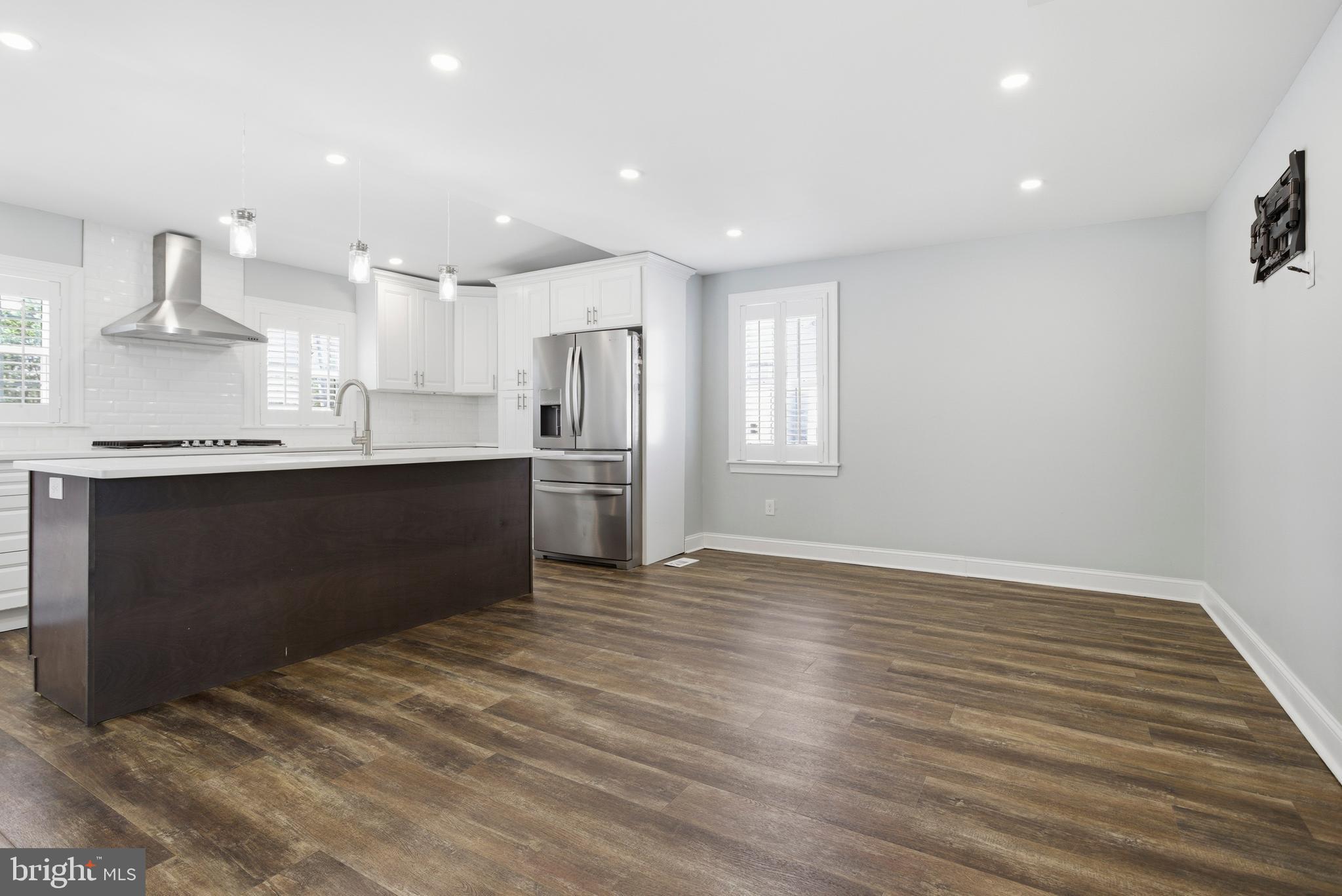 ARONIMINK ESTATES - Residential