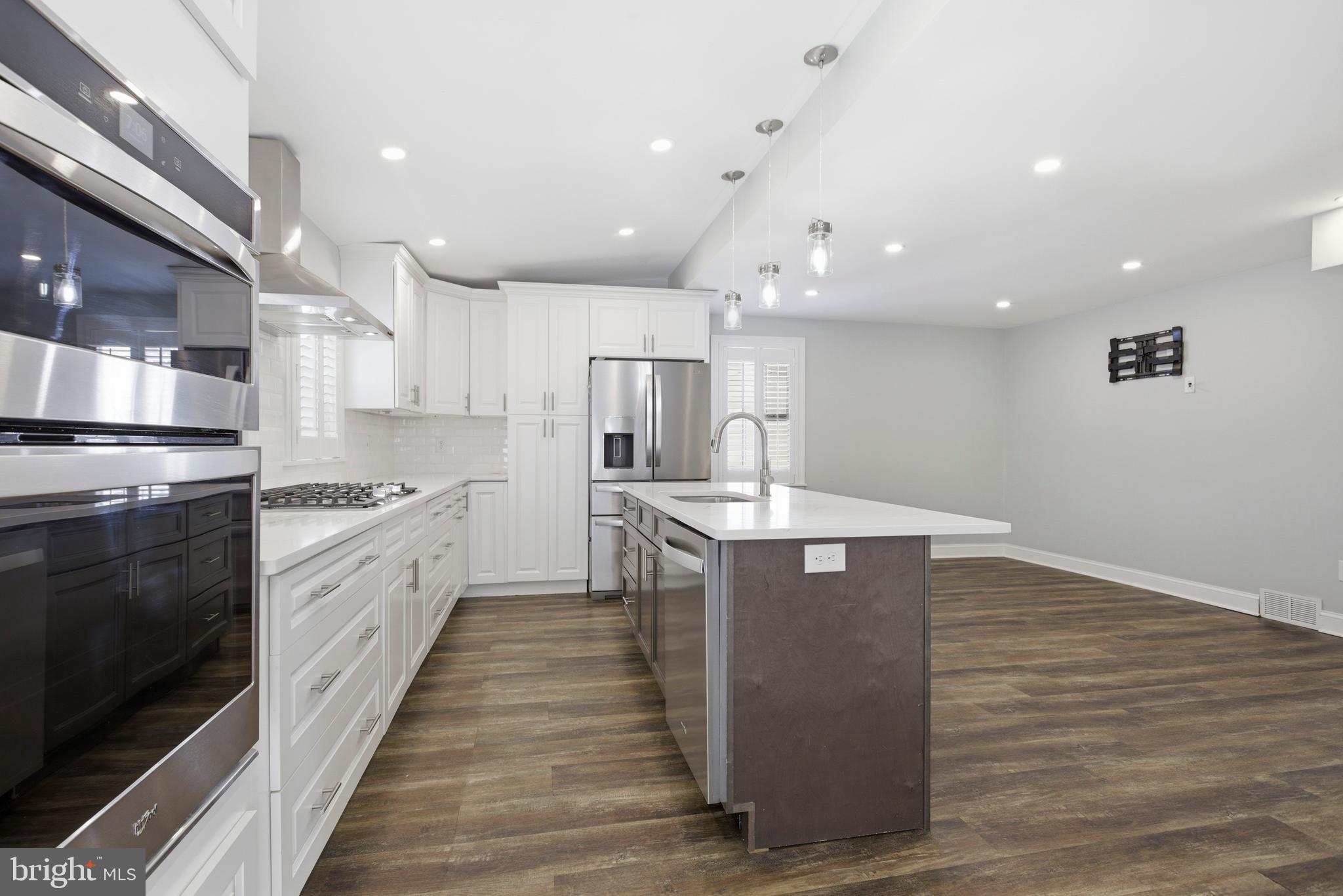 ARONIMINK ESTATES - Residential