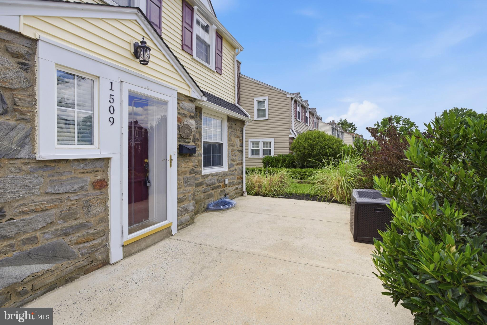 ARONIMINK ESTATES - Residential
